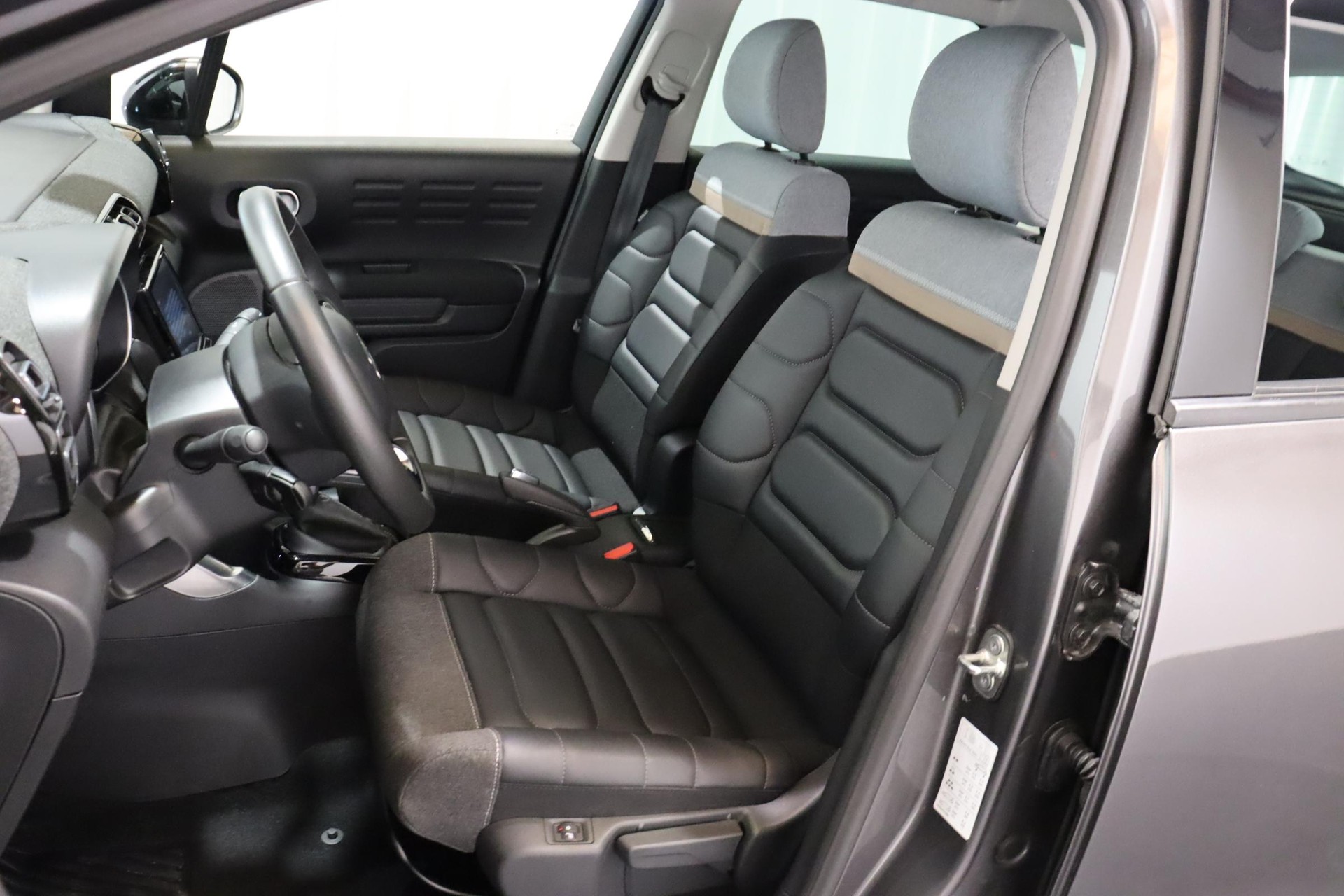 CITROEN C3 Aircross 1.2 PureTech 130 Shine-image-3