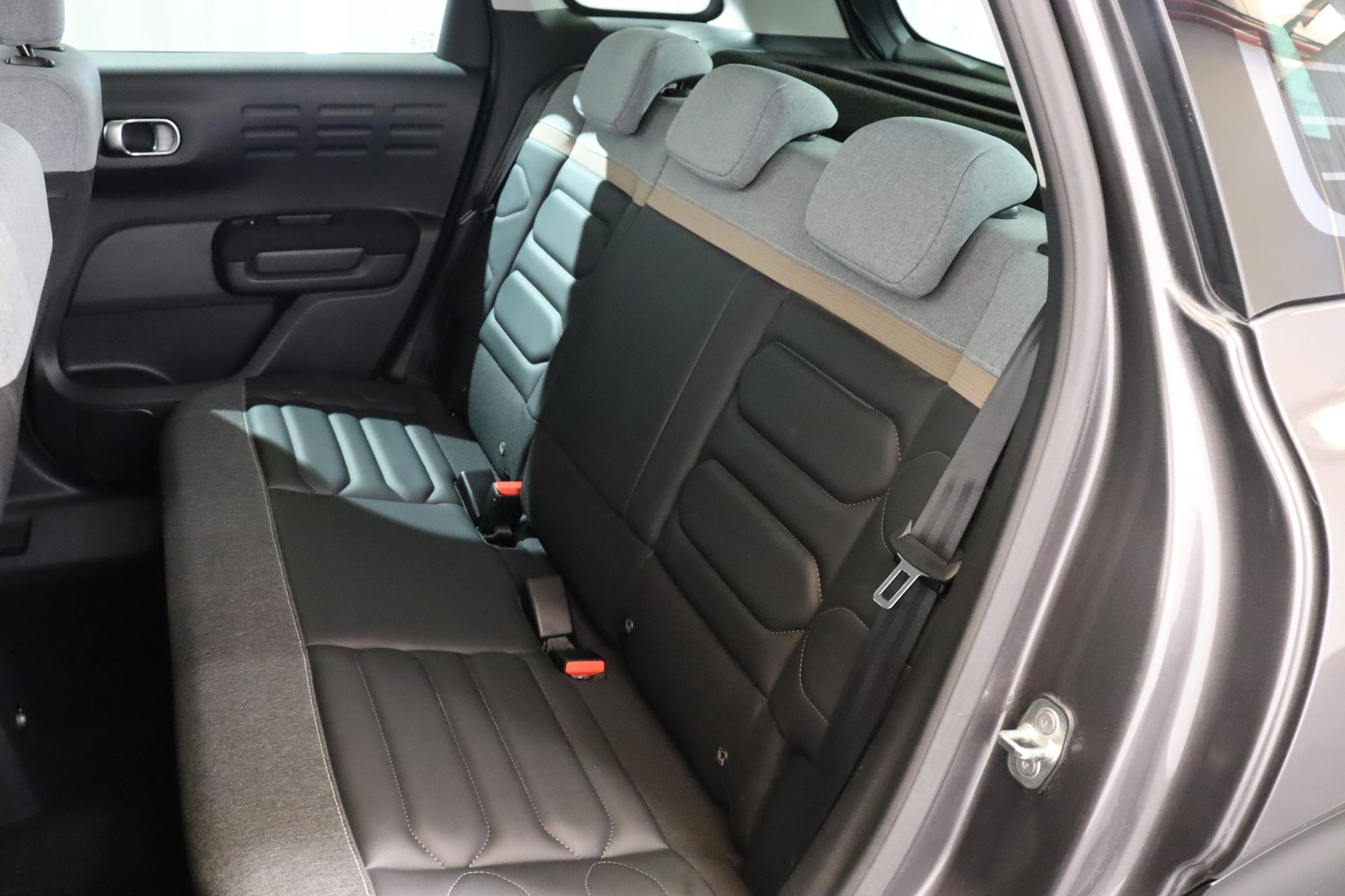CITROEN C3 Aircross 1.2 PureTech 130 Shine-image-4
