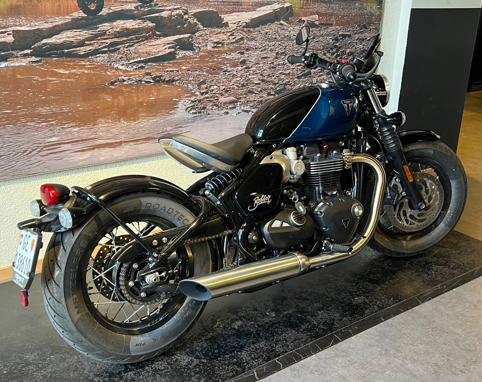 TRIUMPH Bonneville 1200 Bobber-image-5