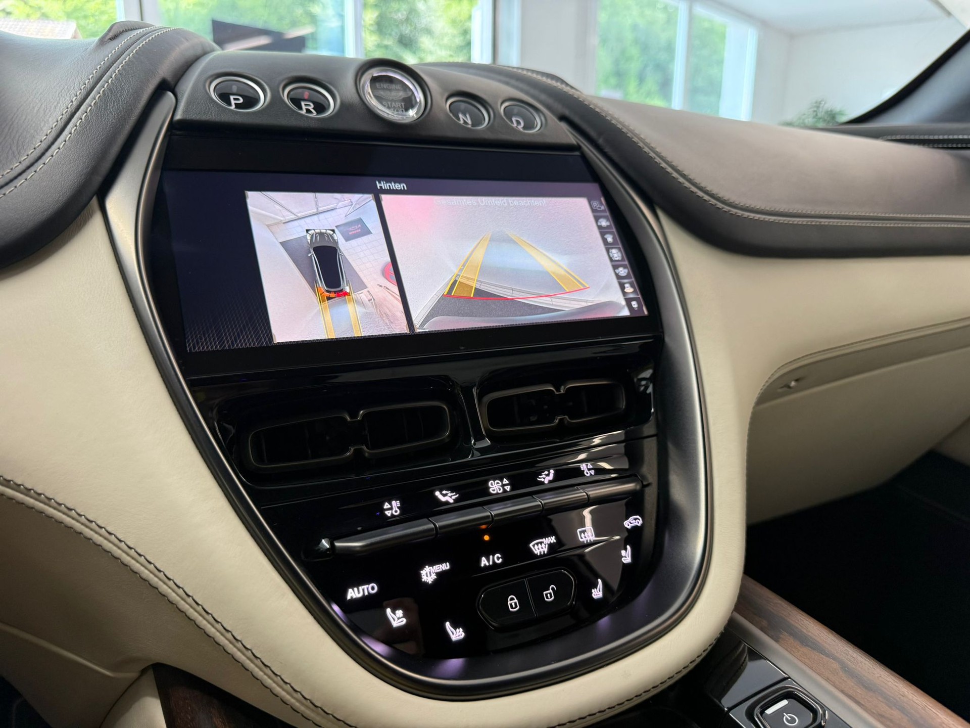 ASTON MARTIN DBX 4.0 V8-image-15