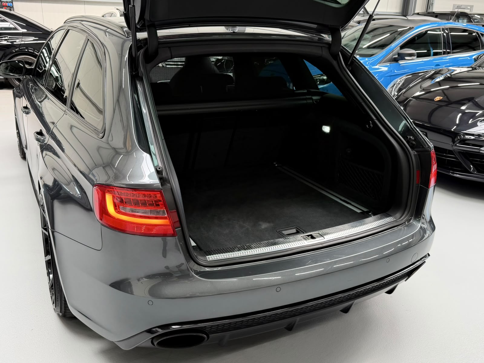 AUDI RS4 Avant 4.2 FSI V8 quattro S-tronic *CAPRISTO"-image-27