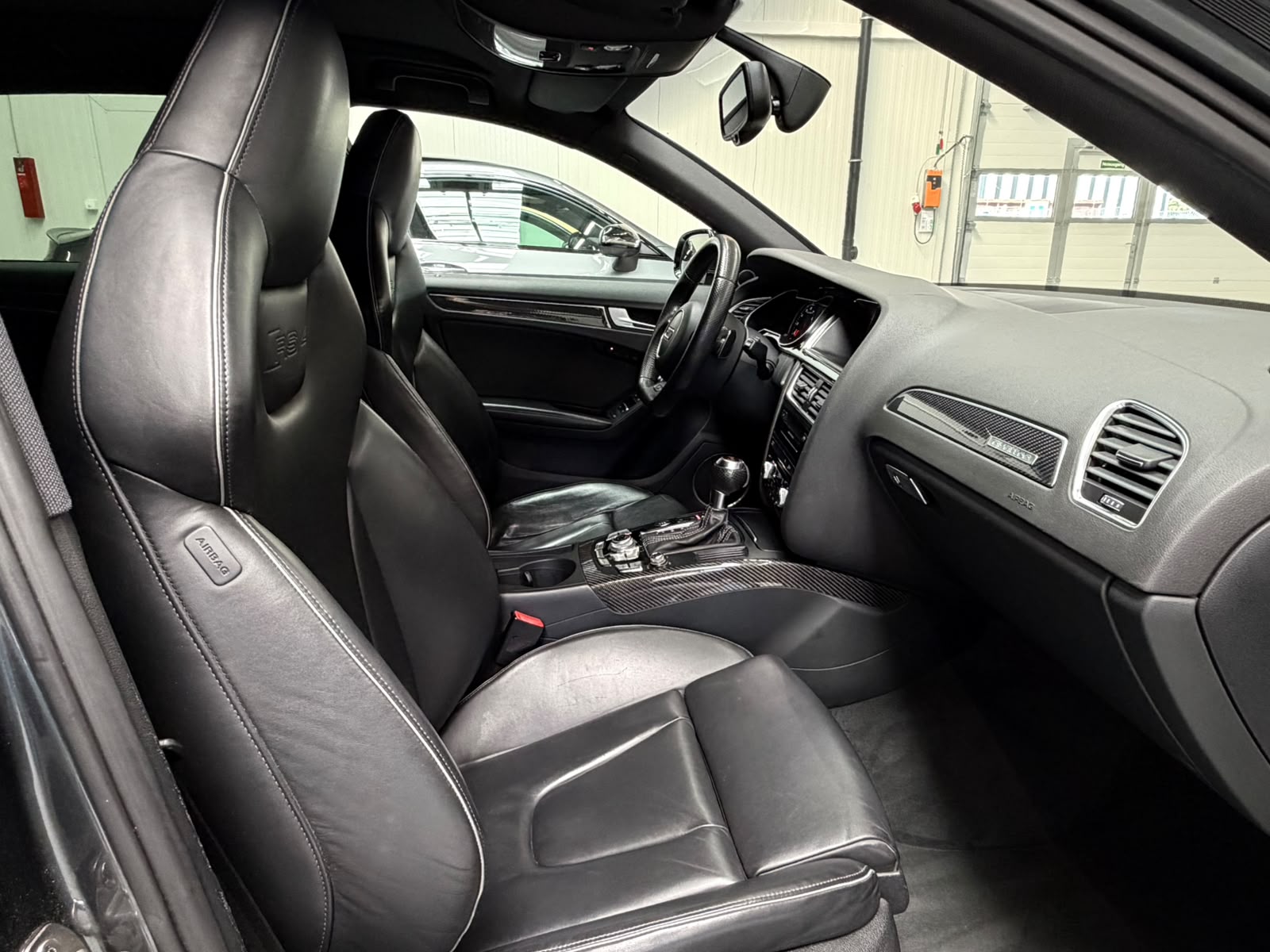 AUDI RS4 Avant 4.2 FSI V8 quattro S-tronic *CAPRISTO"-image-29