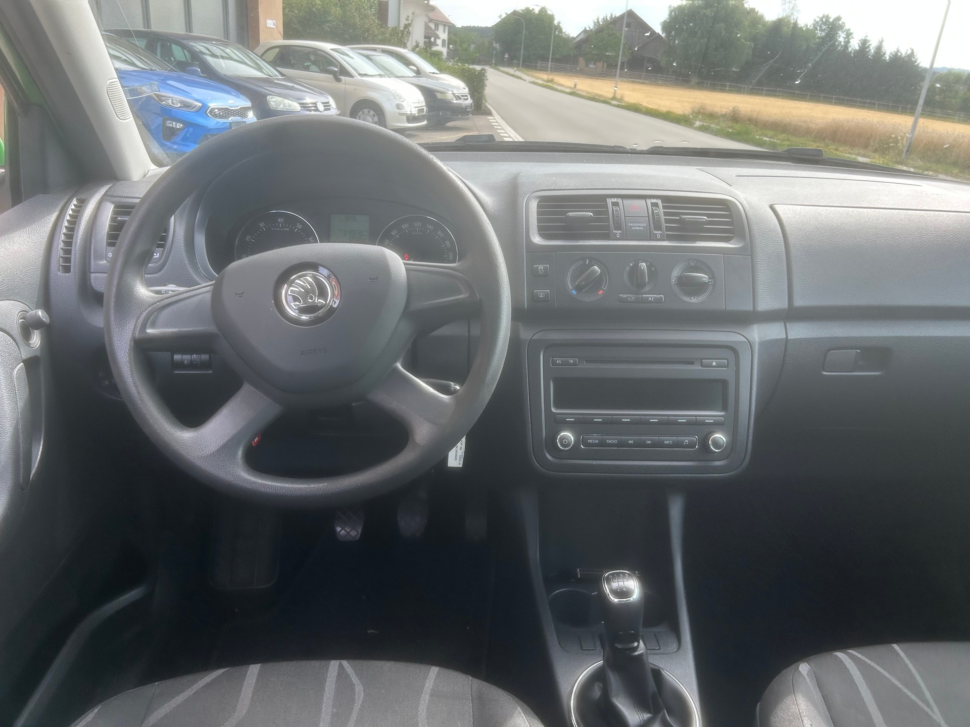 SKODA Fabia 1.2 TSI Fresh-image-4