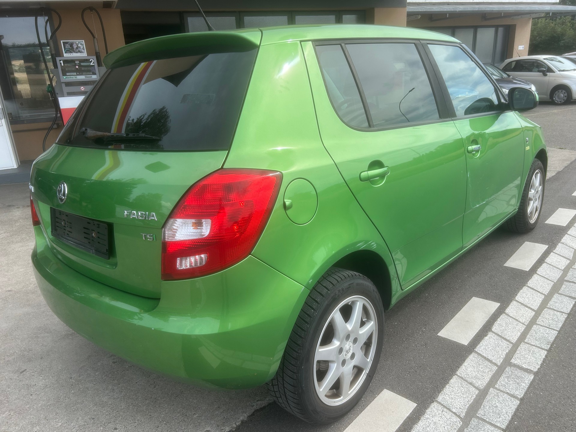 SKODA Fabia 1.2 TSI Fresh-image-2
