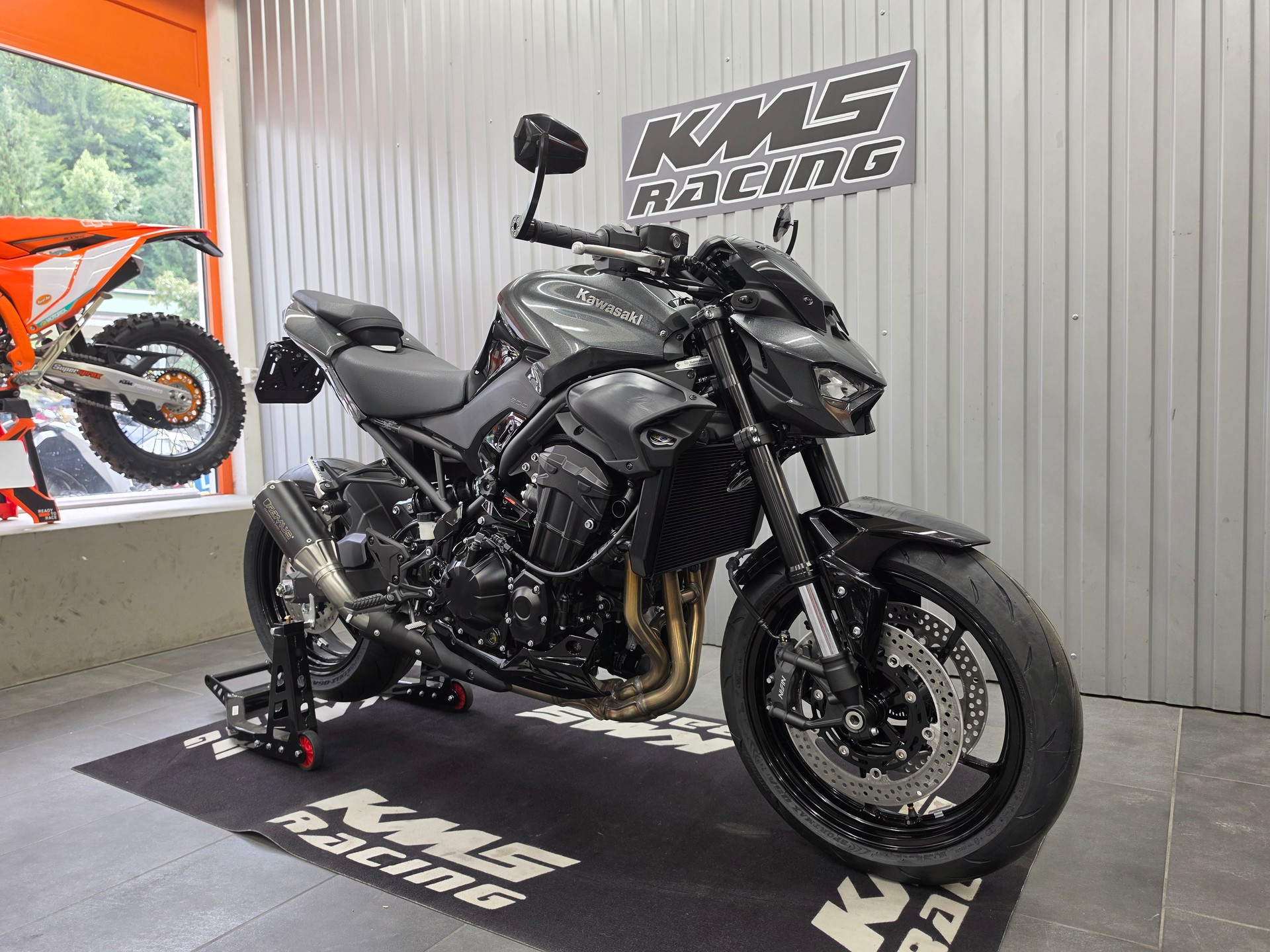 KAWASAKI Z 900 (70kW)-showroom-element-2