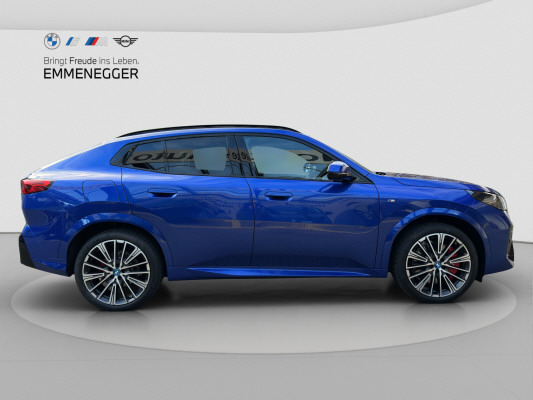 BMW iX2 xDrive 30 M Sport Pro-image-4