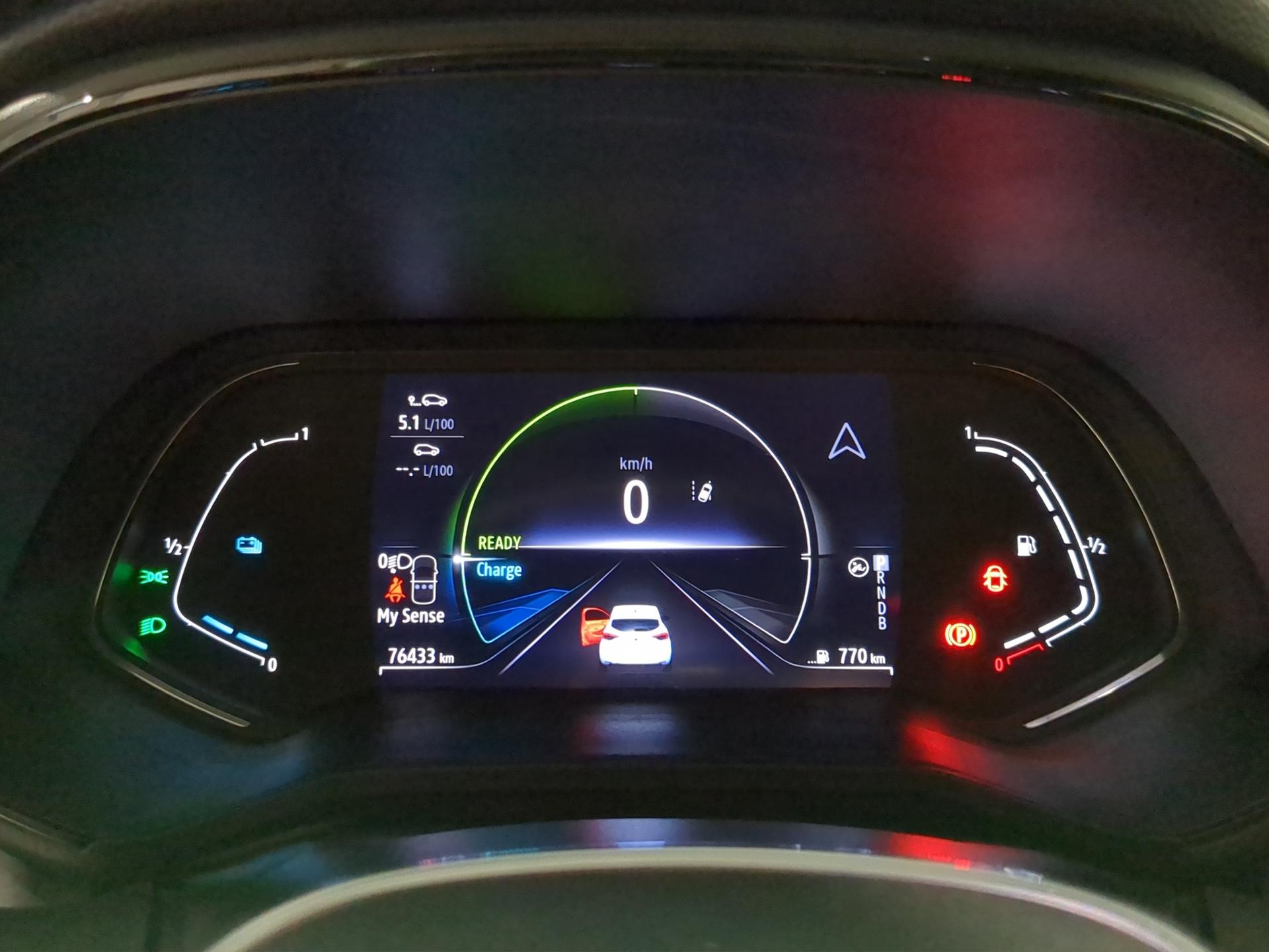 RENAULT Clio 1.6 E-Tech Techno-image-10