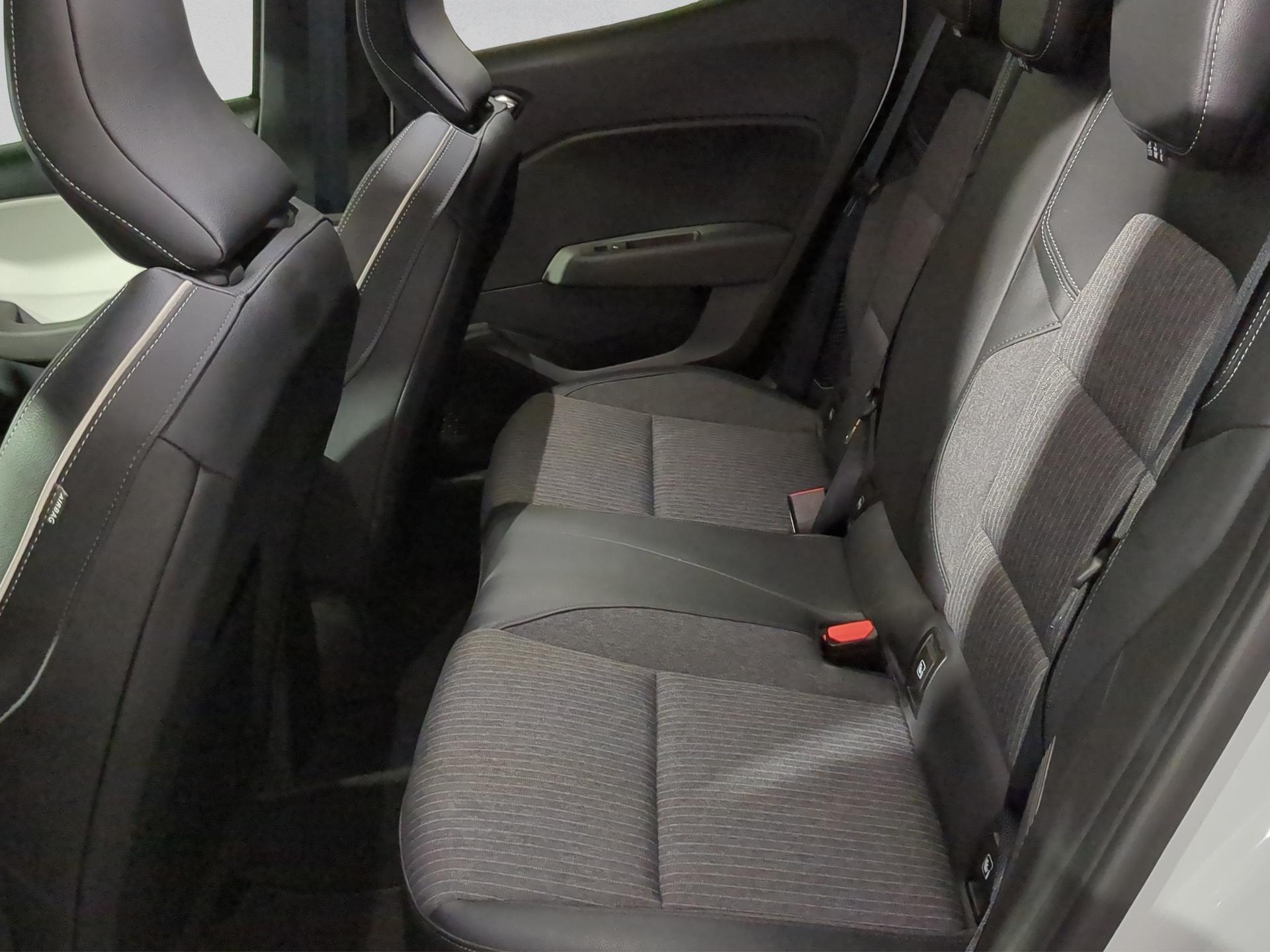 RENAULT Clio 1.6 E-Tech Techno-image-13