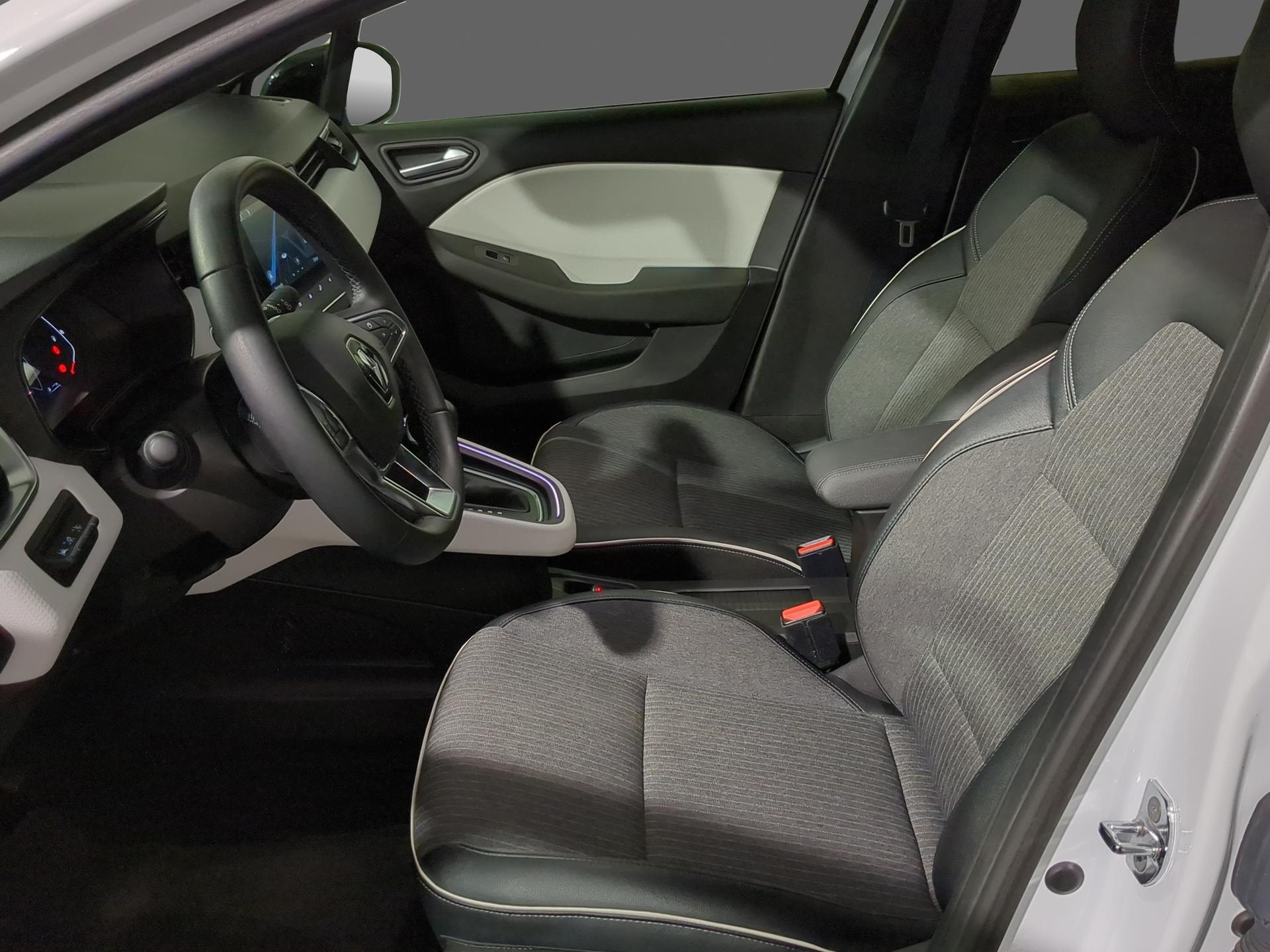 RENAULT Clio 1.6 E-Tech Techno-image-8