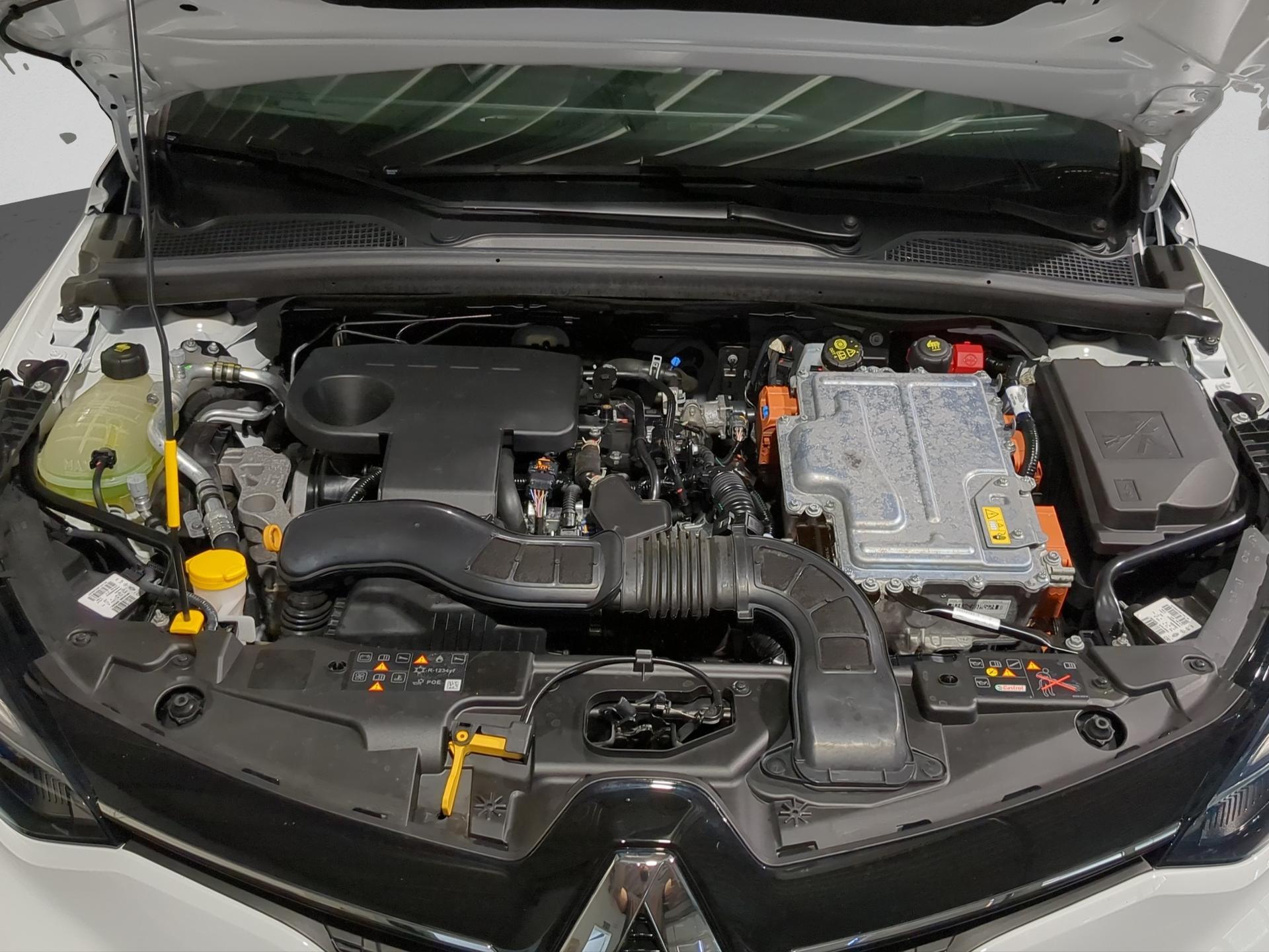 RENAULT Clio 1.6 E-Tech Techno-image-22