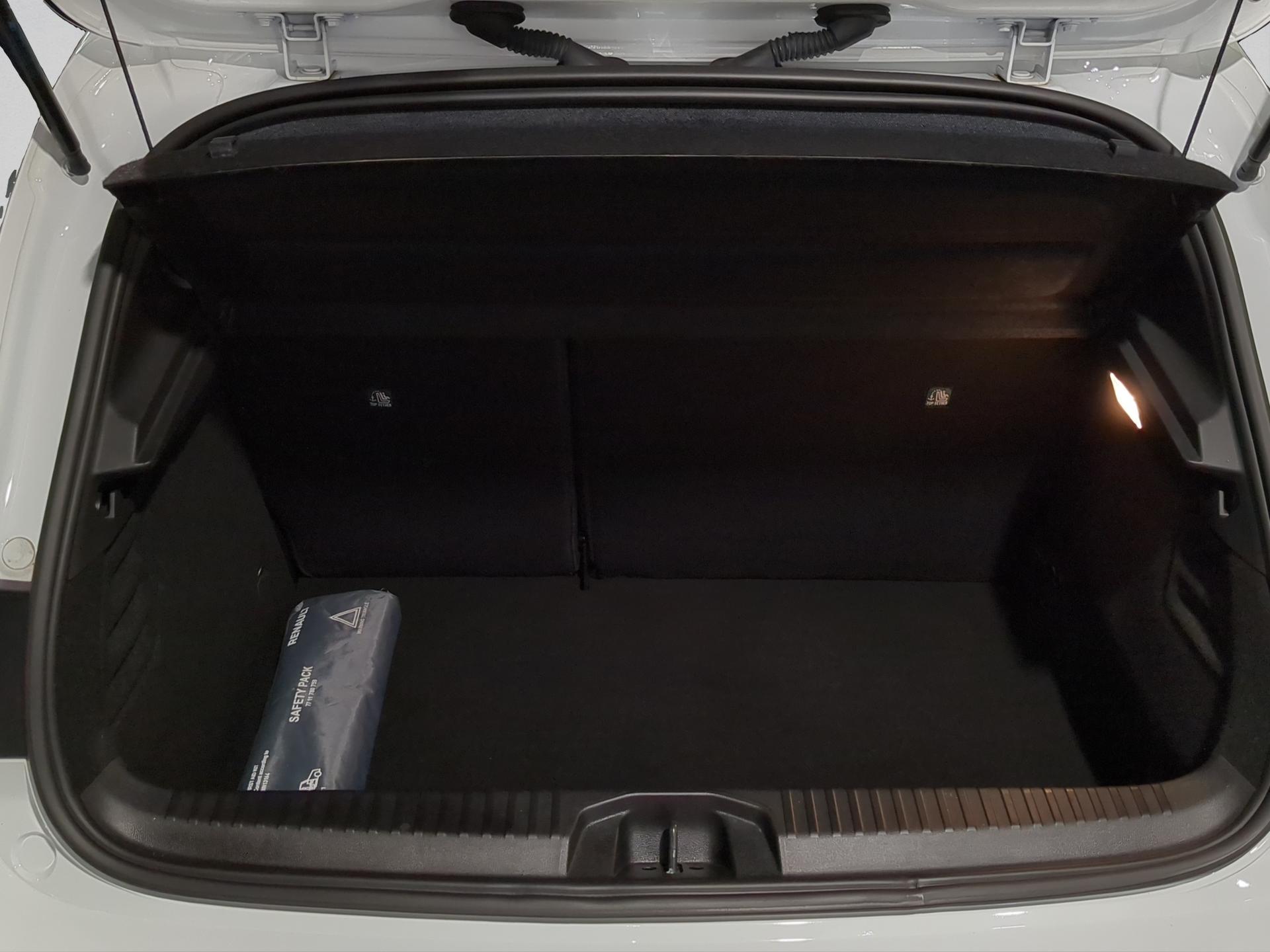 RENAULT Clio 1.6 E-Tech Techno-image-14