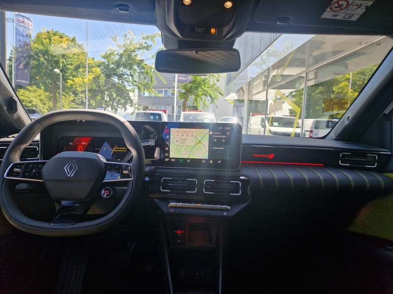 RENAULT R5 E-Tech Comfort Range iconic five-image-6