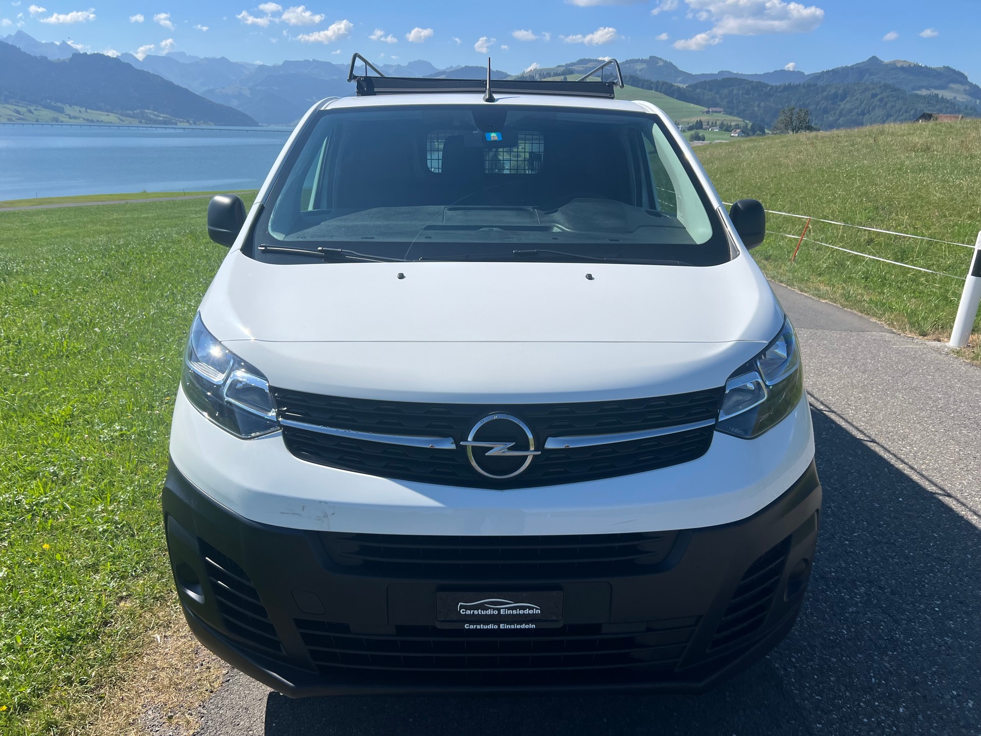 OPEL Vivaro Cargo 1.5 CDTI Inkl. Innenausbau!-image-1