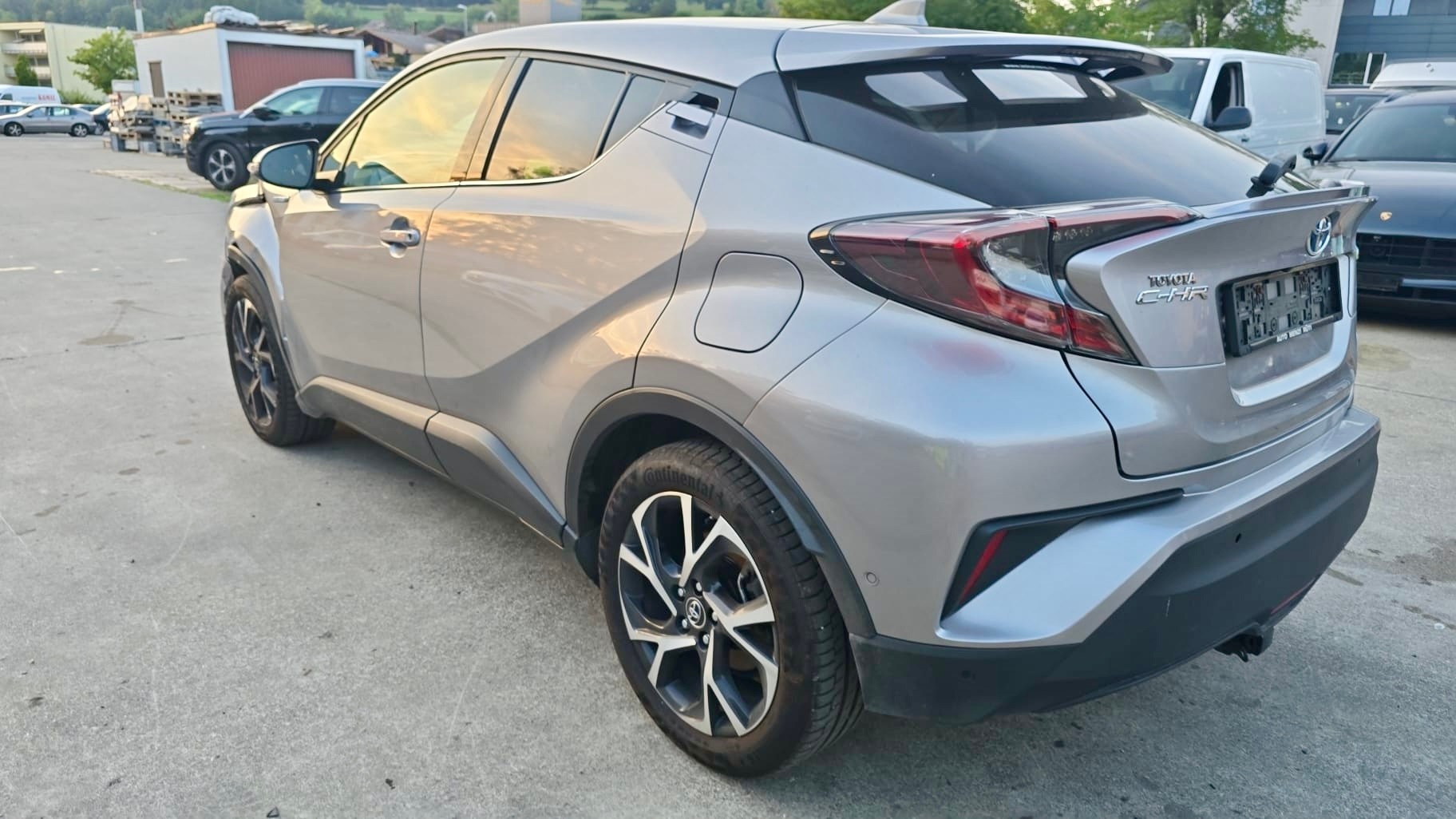 TOYOTA C-HR 1.8 HSD CVT Trend-image-3