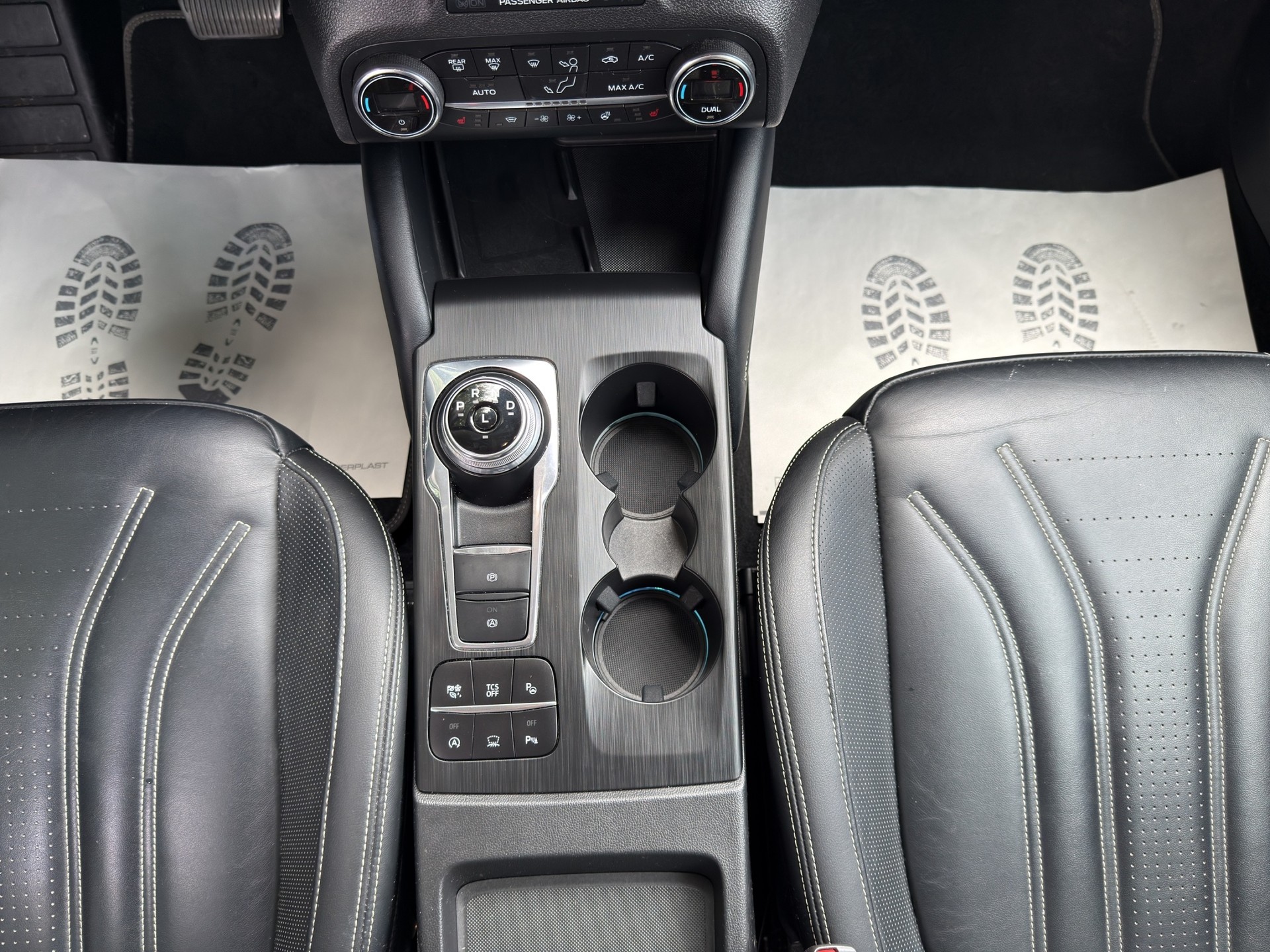 FORD Focus 1.0 SCTi Vignale Automatic-image-13