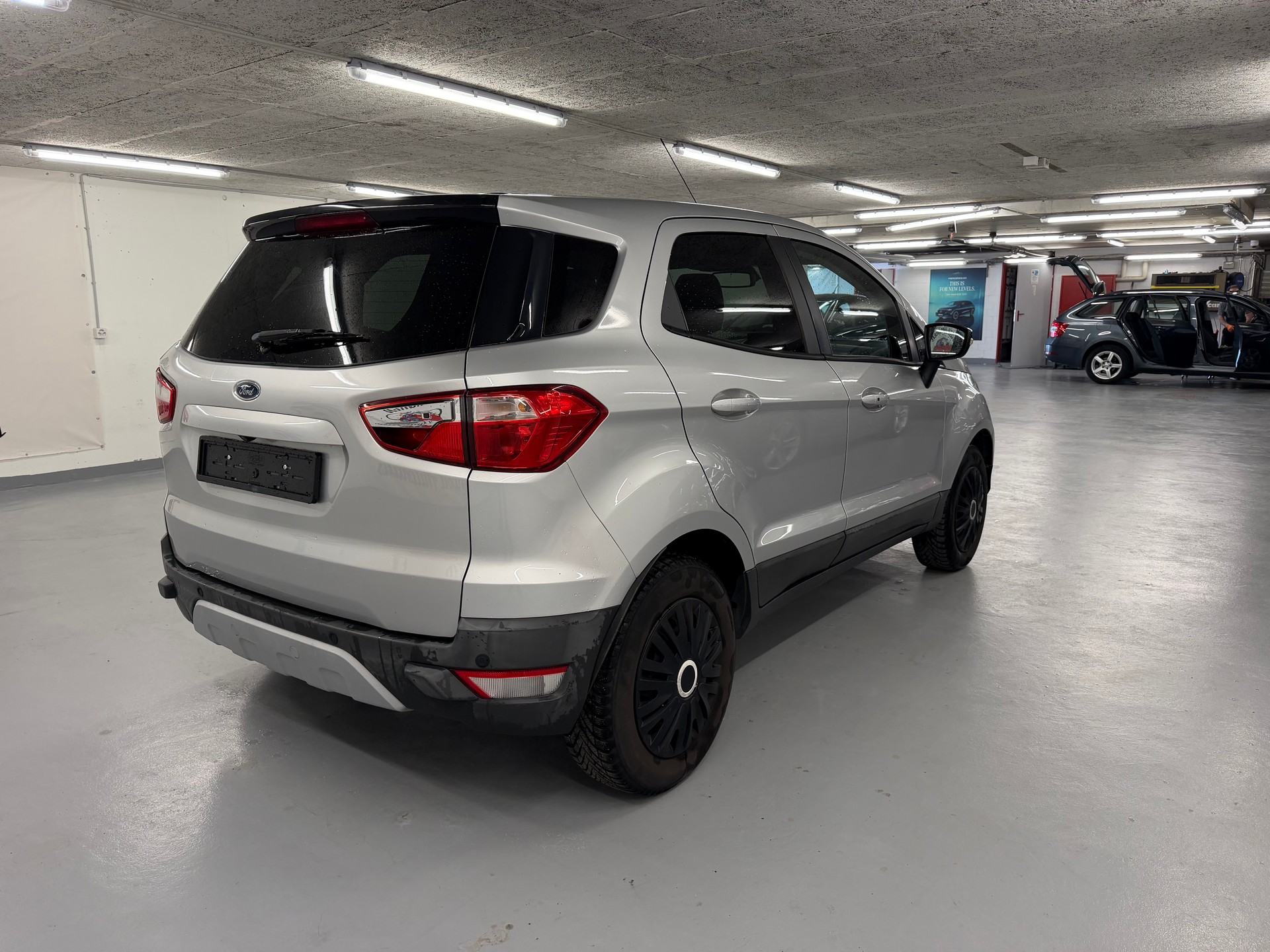 FORD EcoSport 1.0 SCTi Titanium-image-2