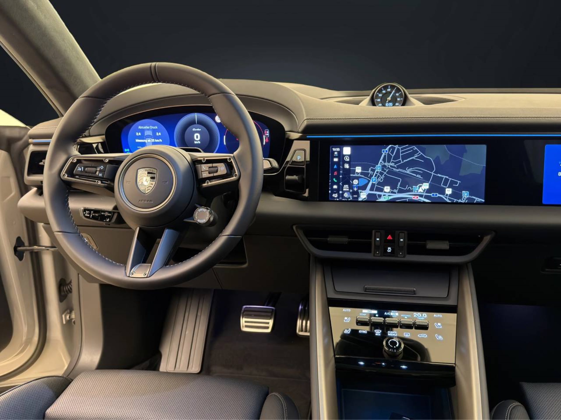 PORSCHE Macan Turbo-image-21