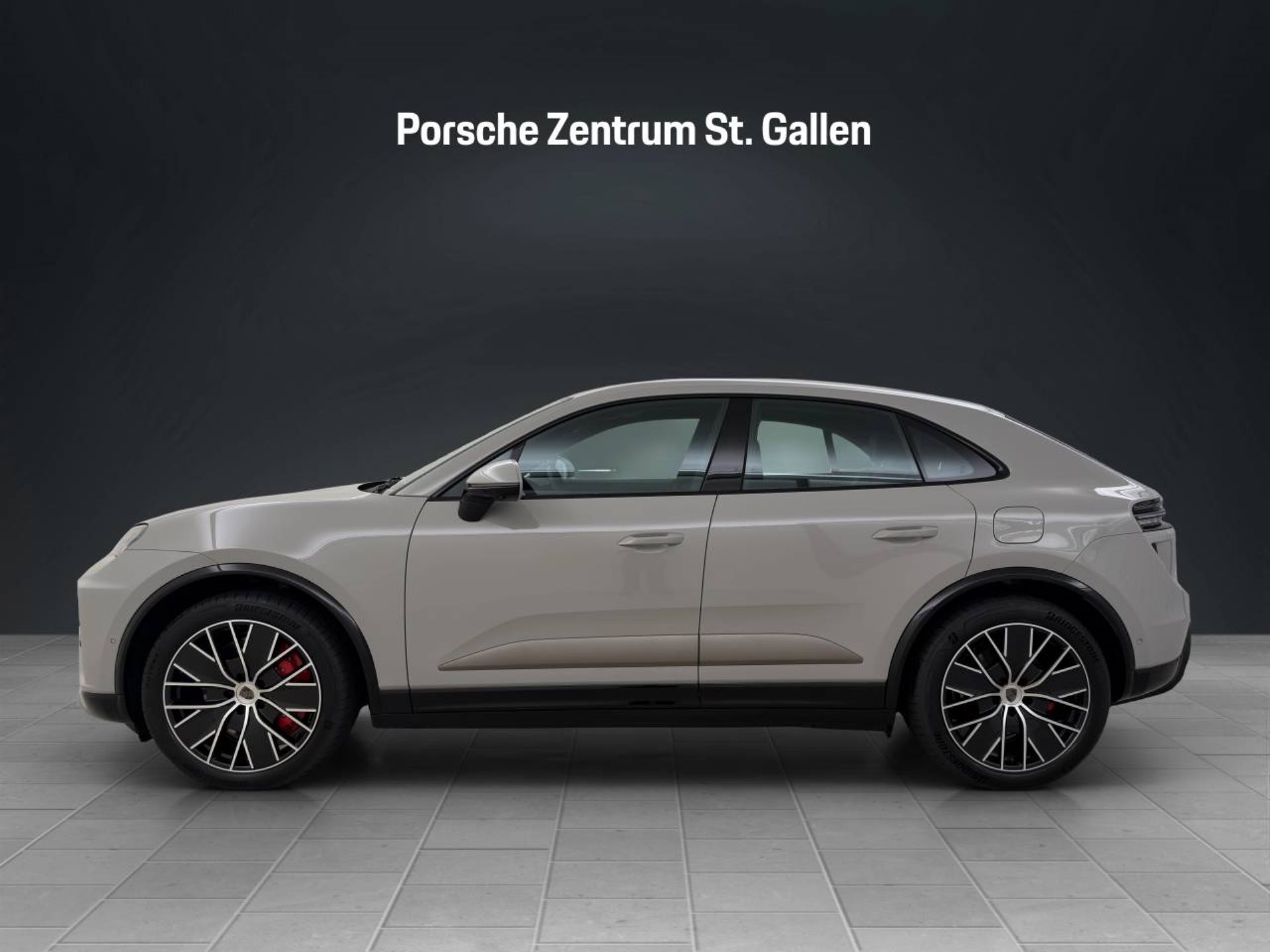 PORSCHE Macan Turbo-image-1
