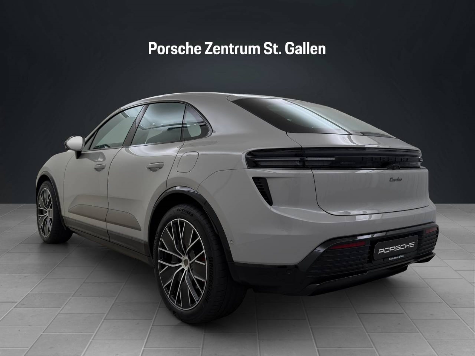PORSCHE Macan Turbo-image-2