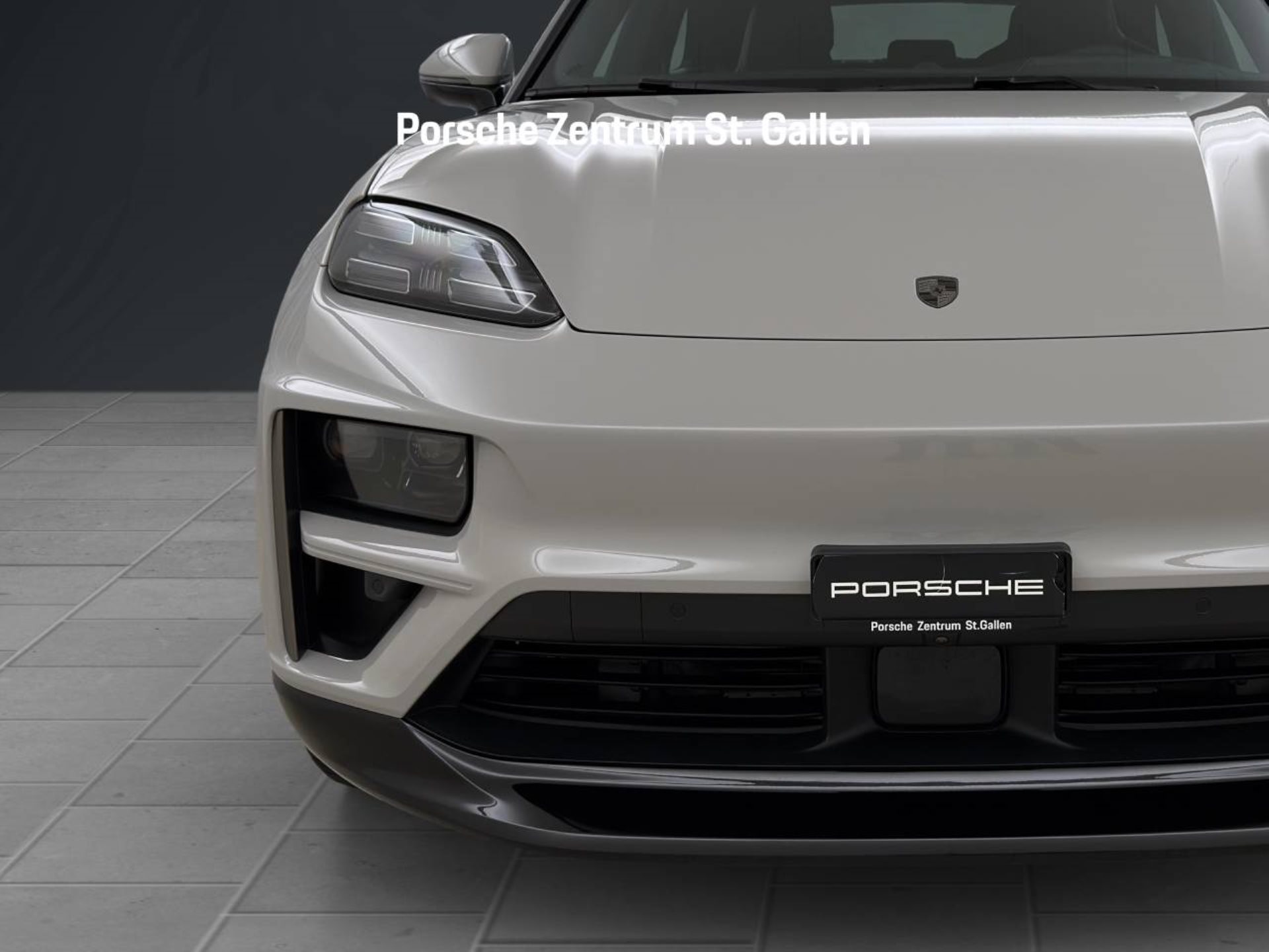 PORSCHE Macan Turbo-image-8