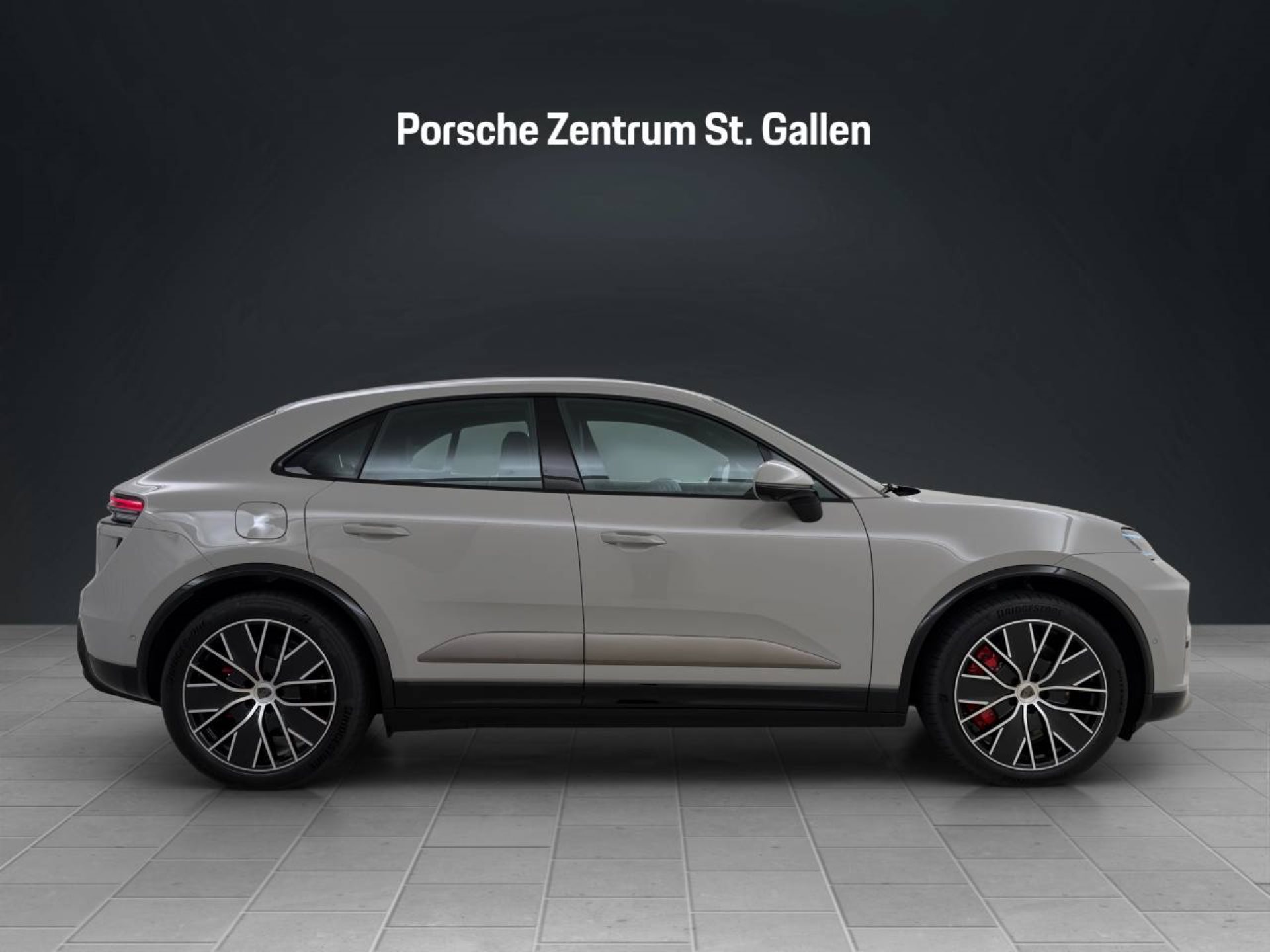 PORSCHE Macan Turbo-image-7
