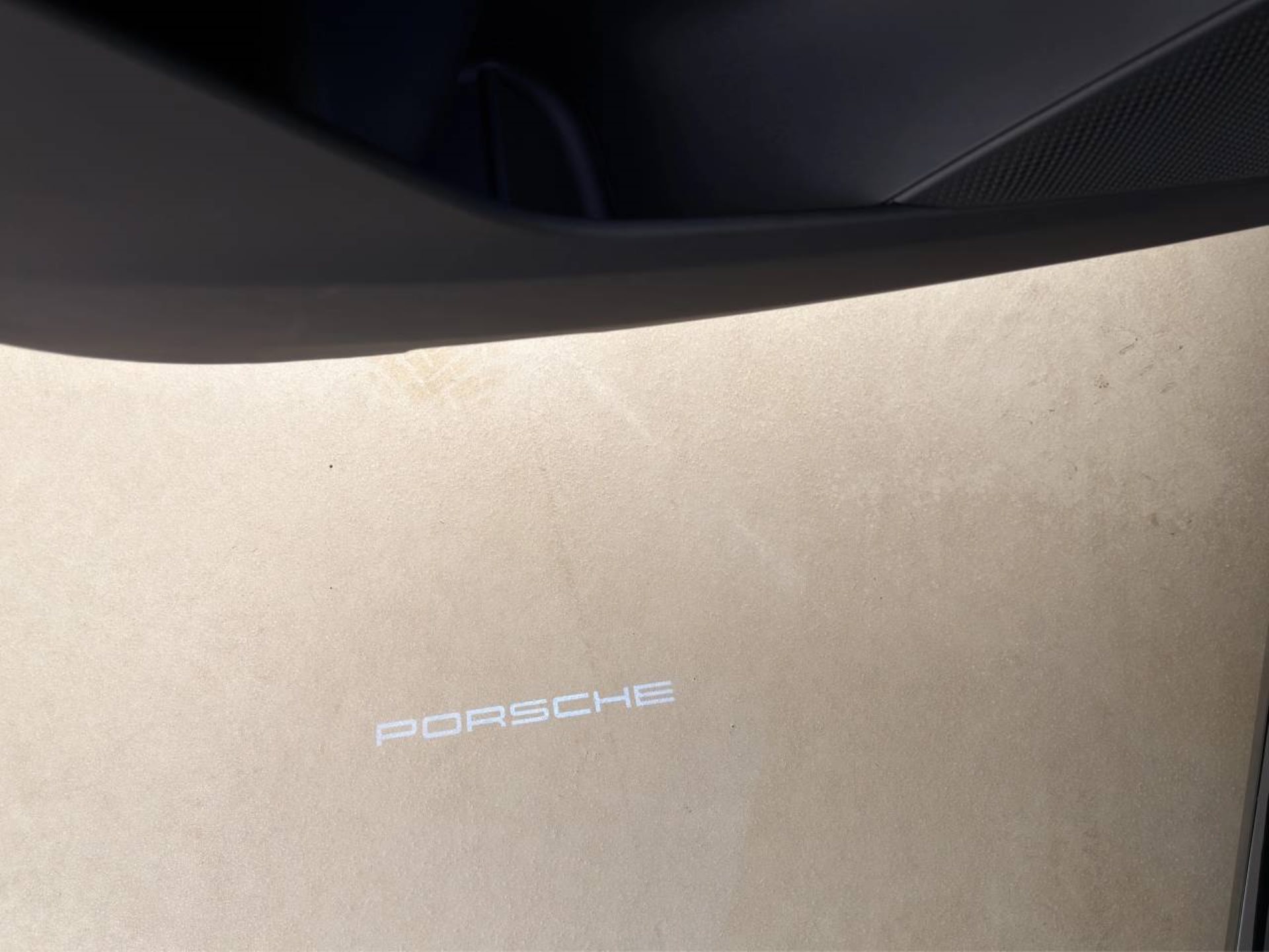 PORSCHE Macan Turbo-image-25