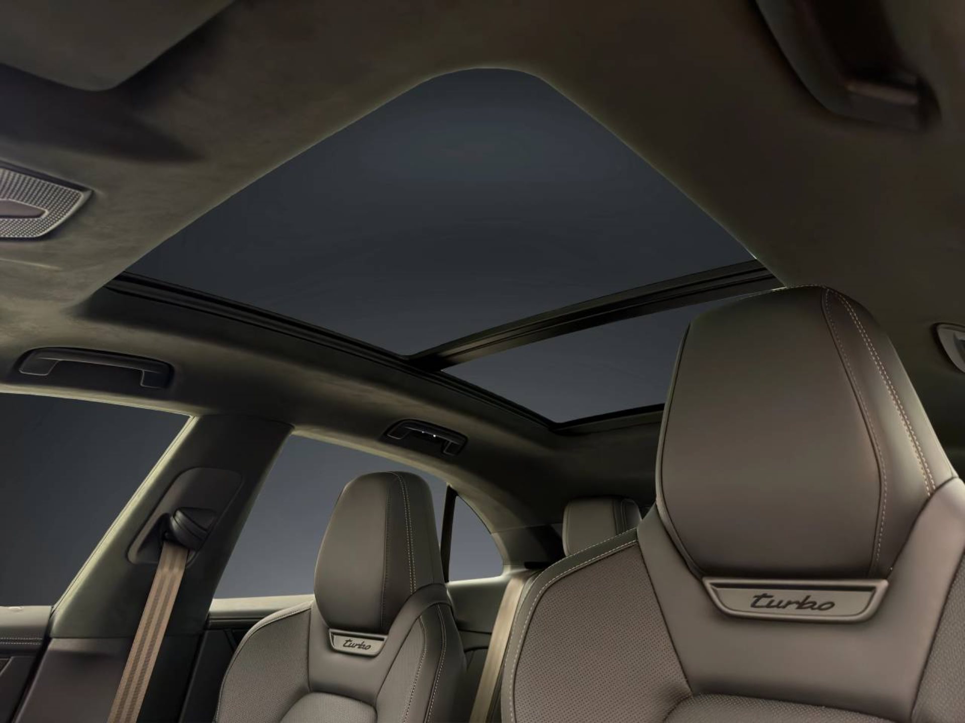 PORSCHE Macan Turbo-image-13
