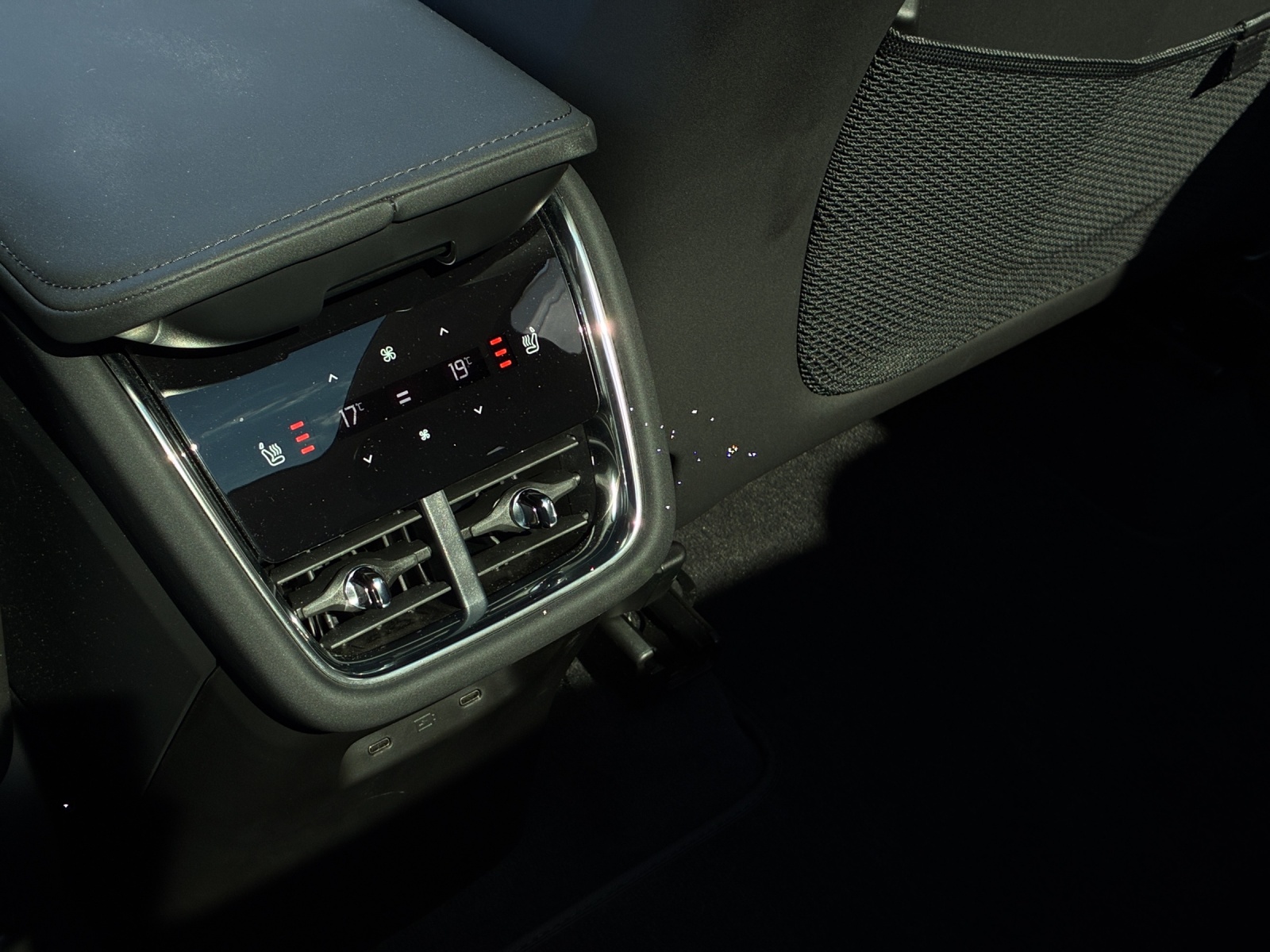 VOLVO EX 90 Twin Performance Ultra AWDD-image-19