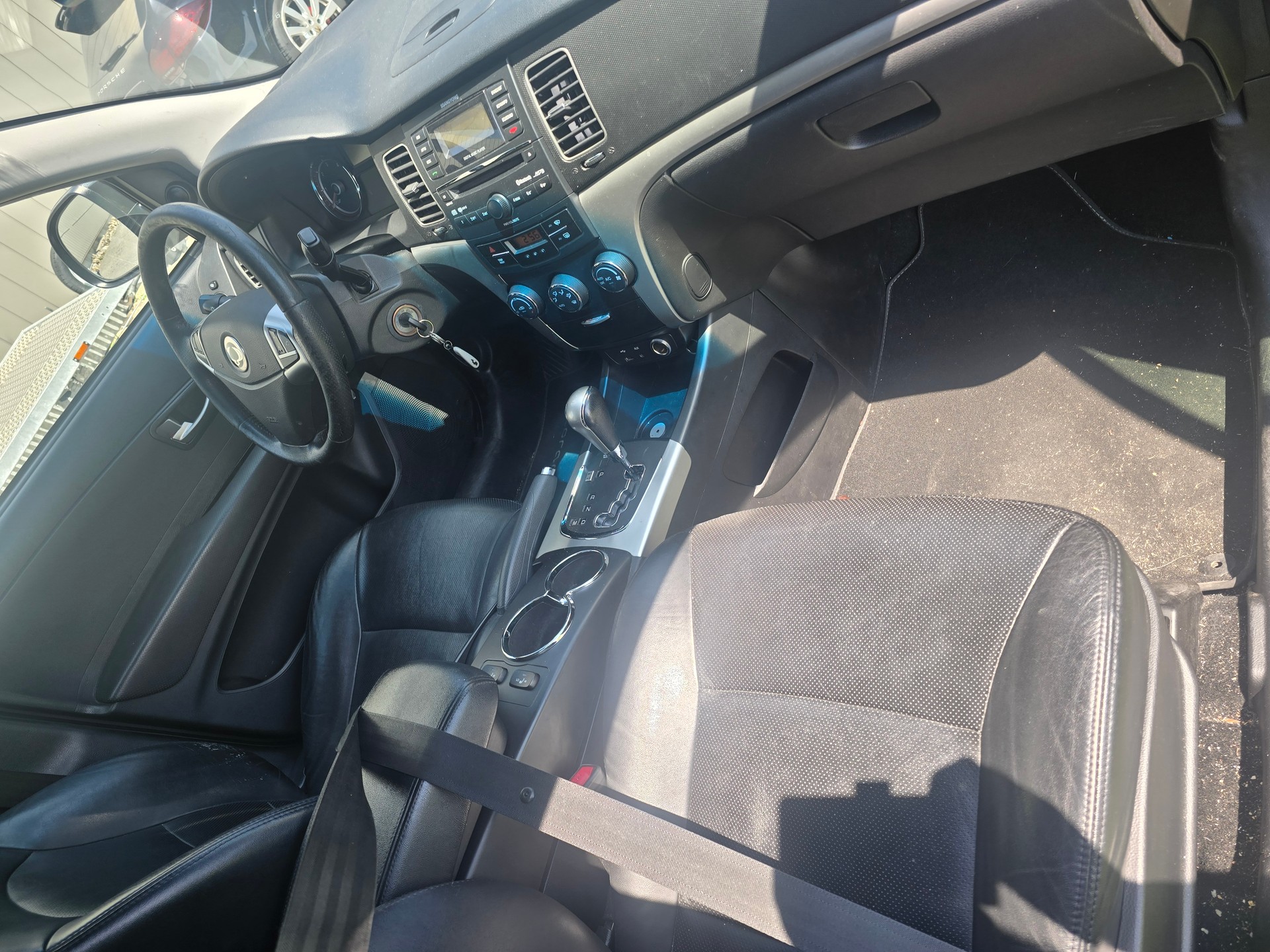 KGM-SsangYong Korando 2.0 e-XDI Quartz 4WD Automatic-image-4
