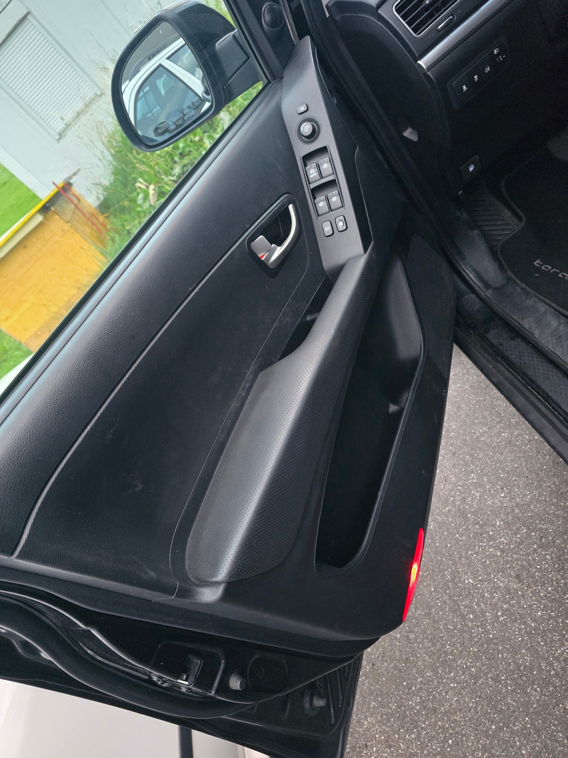 KGM-SsangYong Korando 2.0 e-XDI Quartz 4WD Automatic-image-9
