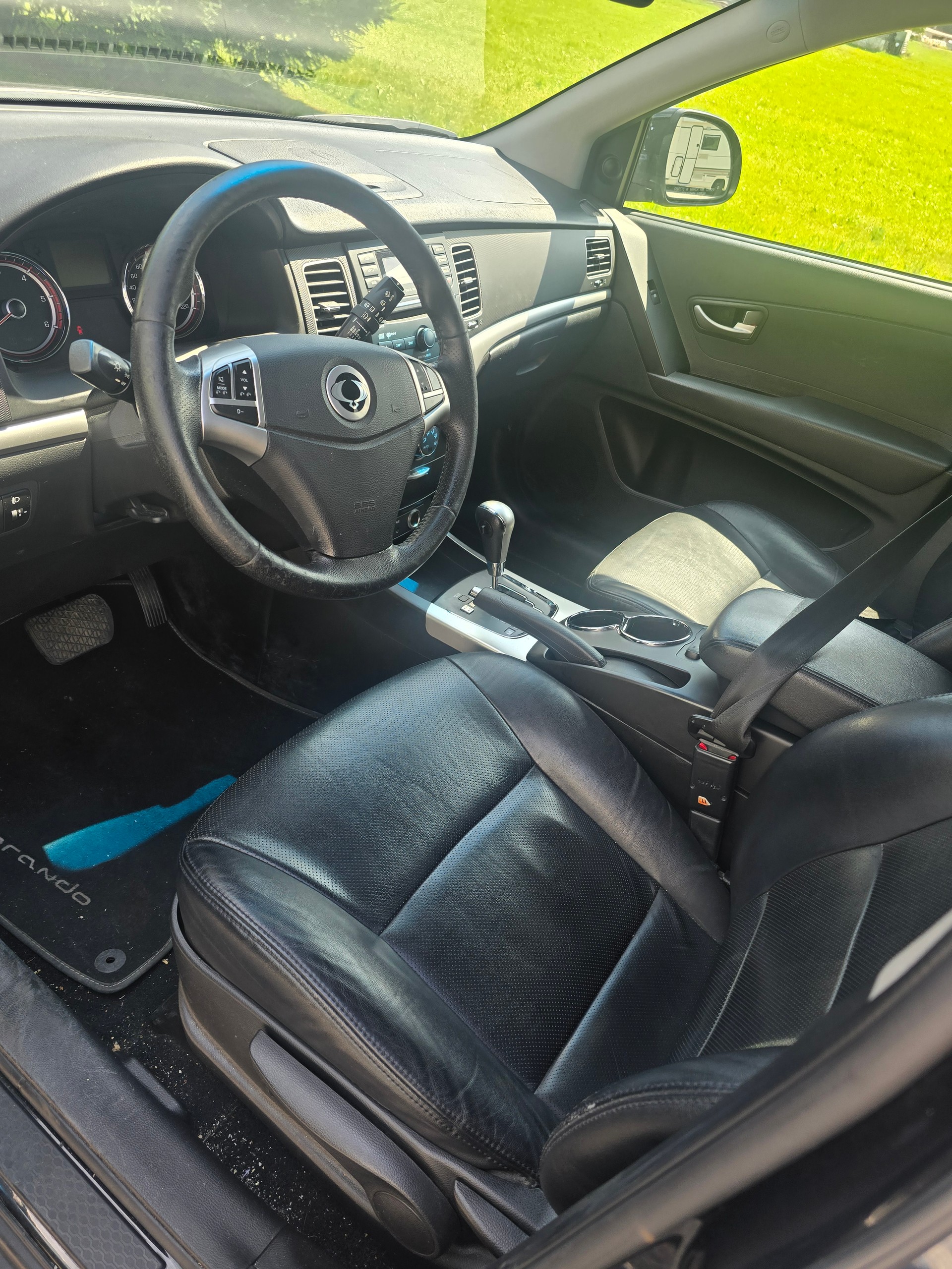 KGM-SsangYong Korando 2.0 e-XDI Quartz 4WD Automatic-image-2