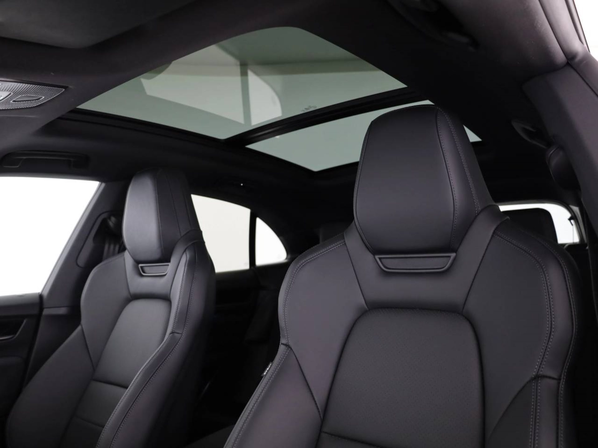 PORSCHE Macan 4-image-16
