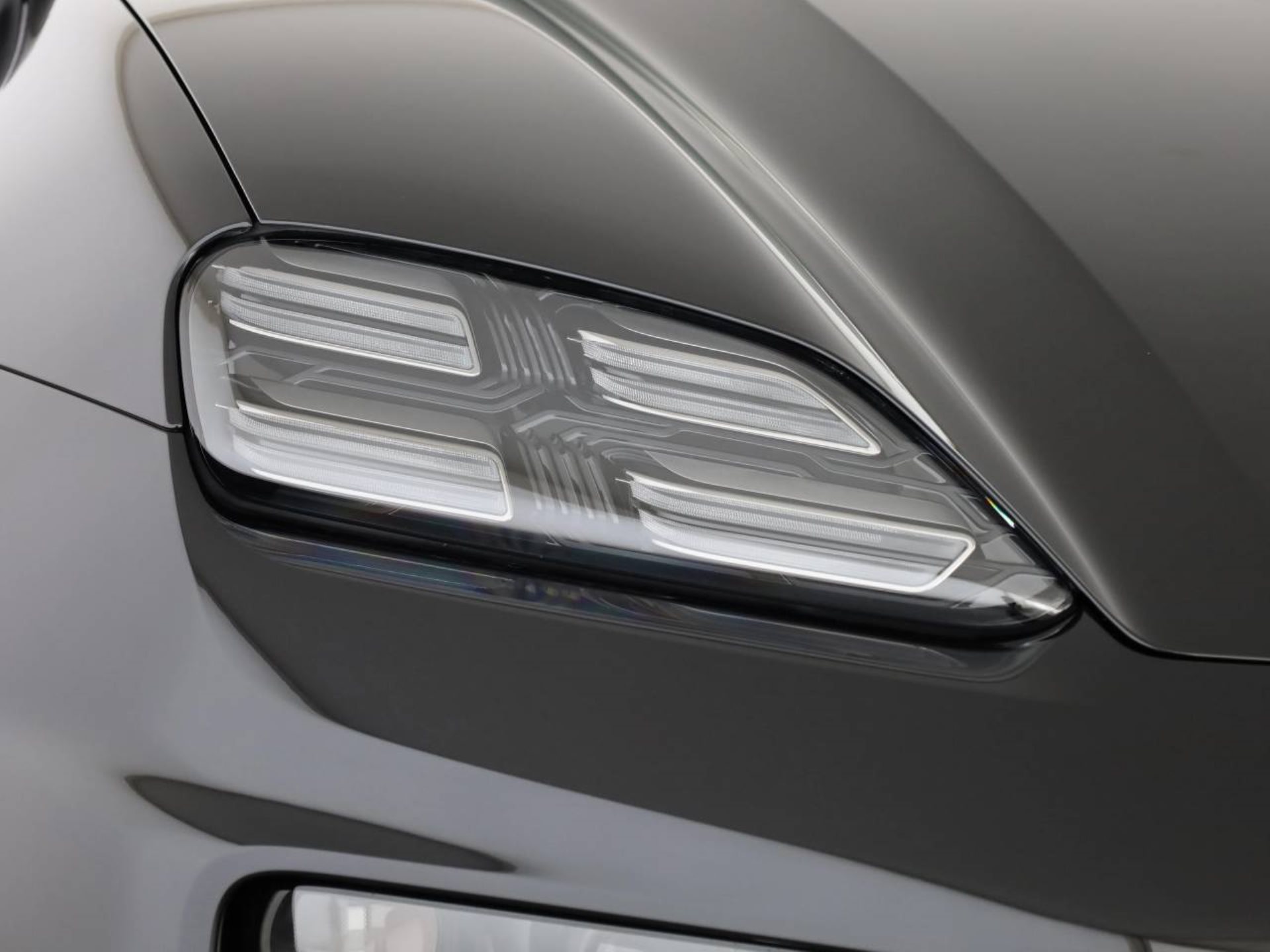 PORSCHE Macan 4-image-7