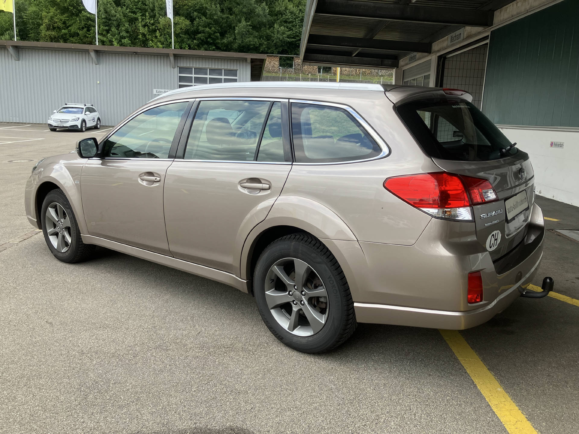 SUBARU Outback 2.0D Swiss Classic AWD Lineartronic-image-1
