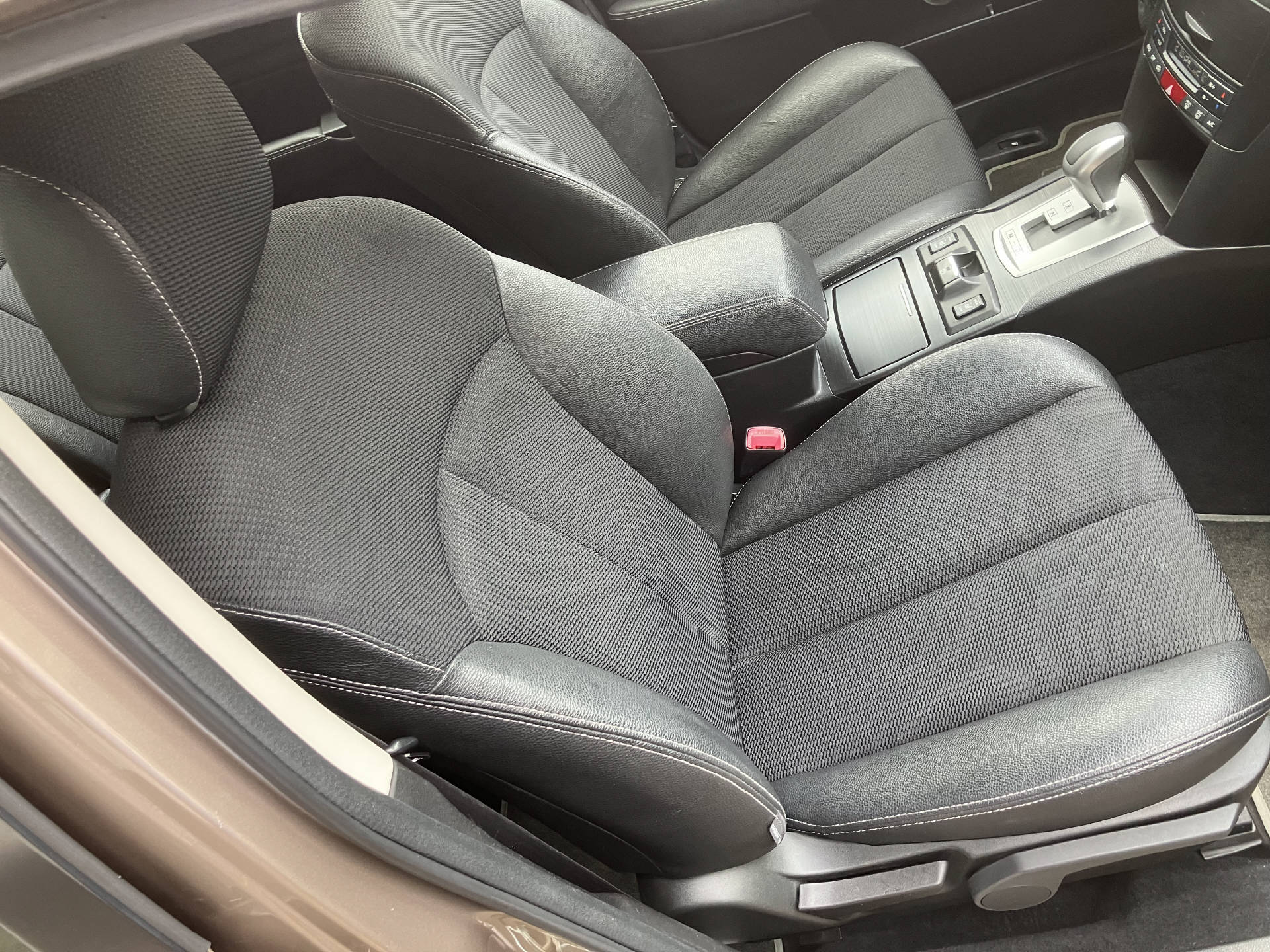 SUBARU Outback 2.0D Swiss Classic AWD Lineartronic-image-4