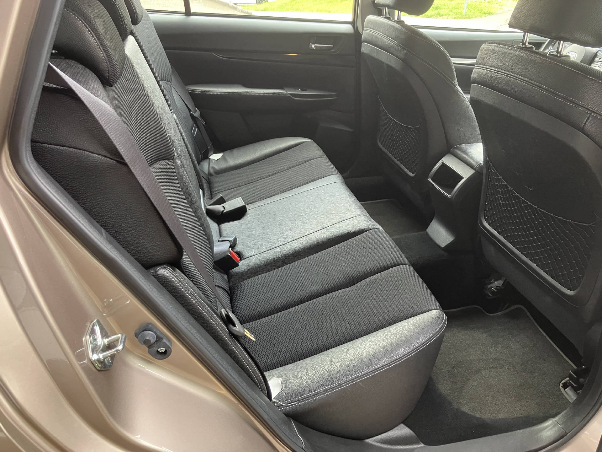 SUBARU Outback 2.0D Swiss Classic AWD Lineartronic-image-5