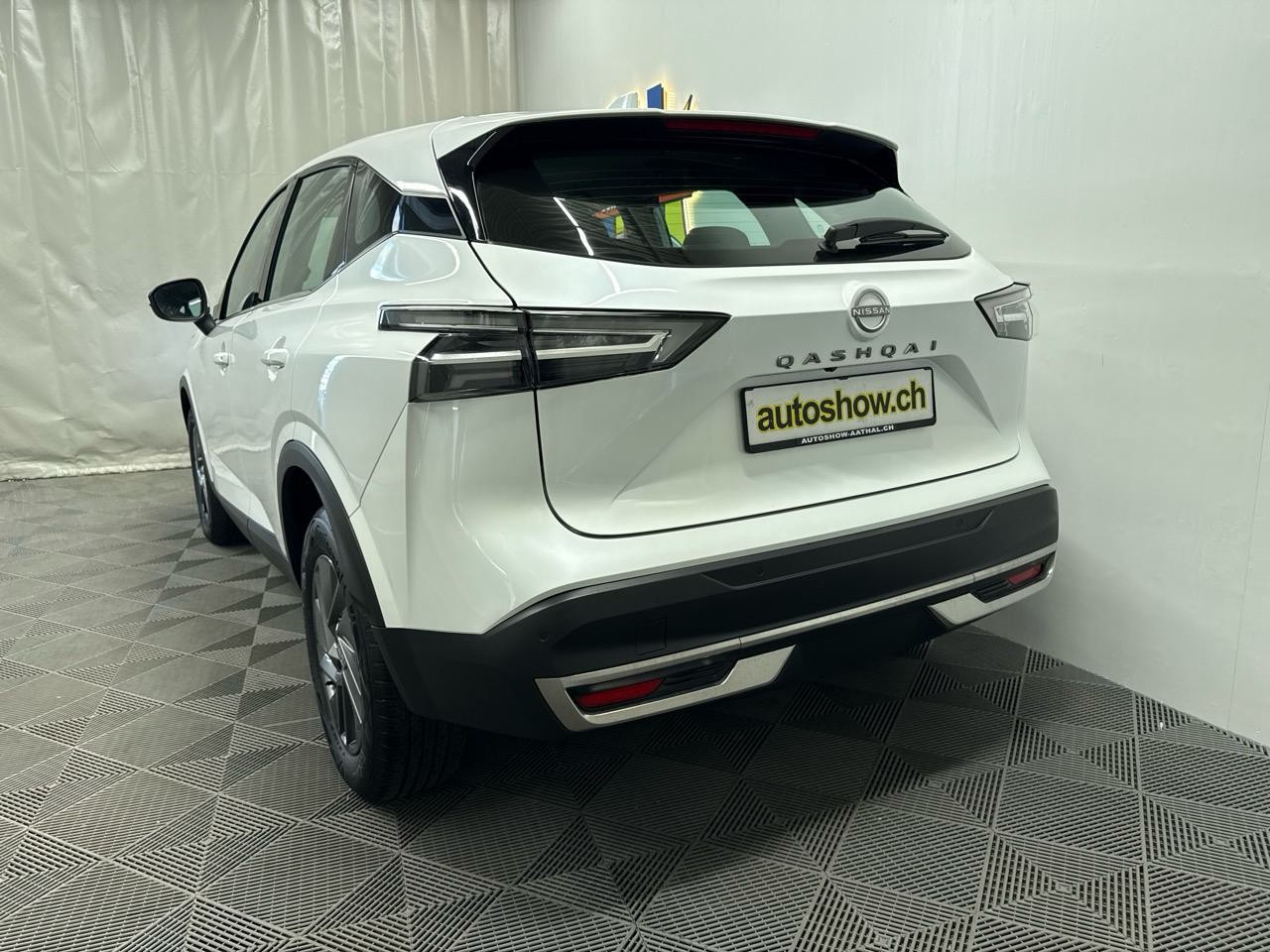 NISSAN Qashqai 1.3 DIG-T MHEV Acenta Xtronic-image-12