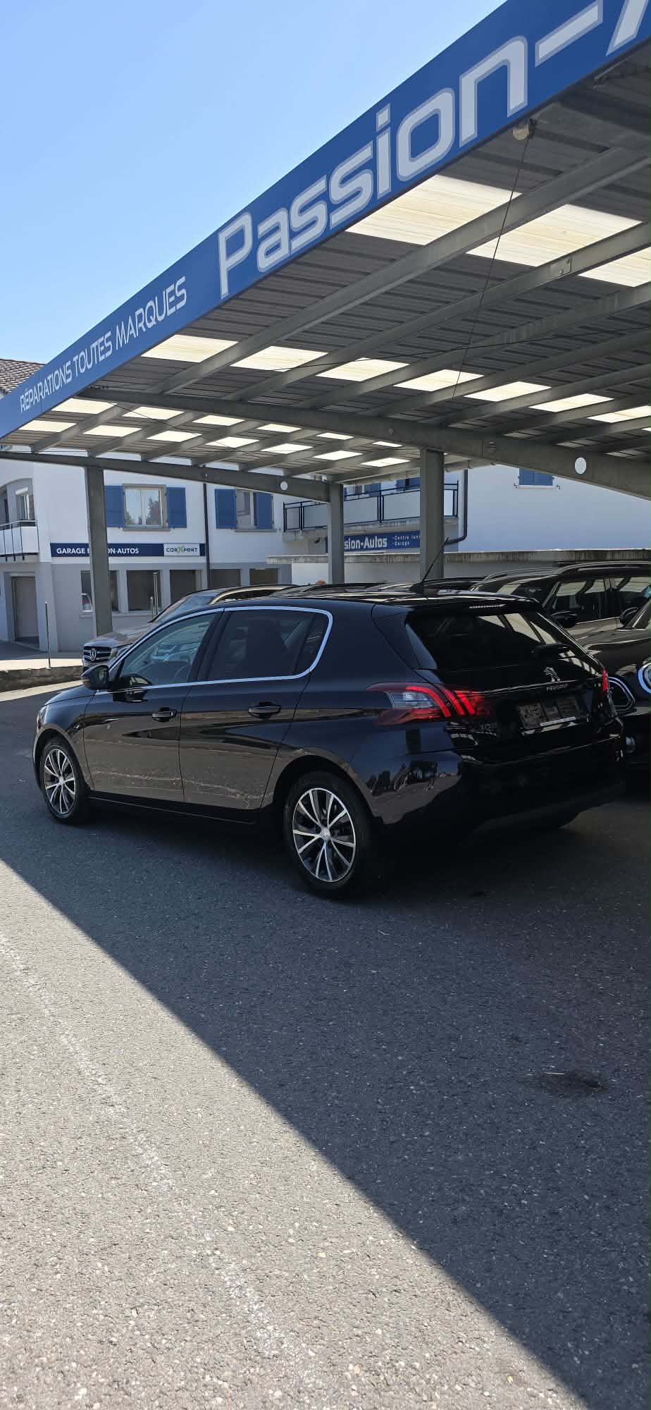 PEUGEOT 308 1.2 i STT-image-3