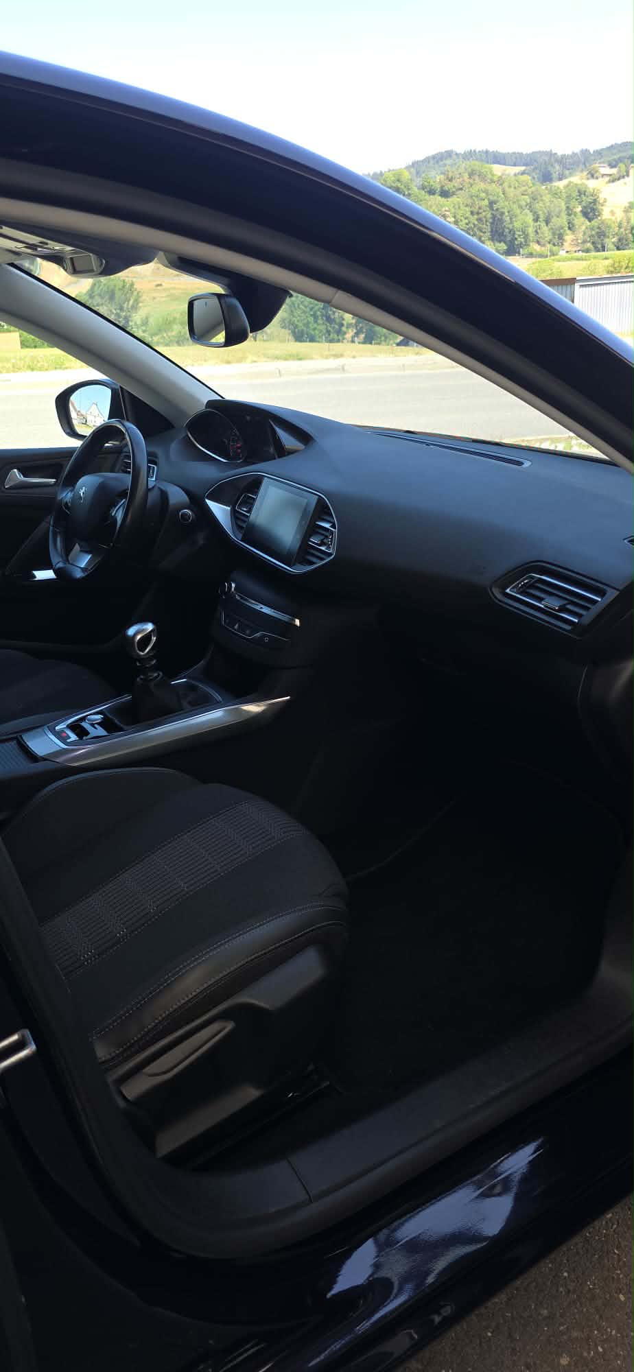 PEUGEOT 308 1.2 i STT-image-7
