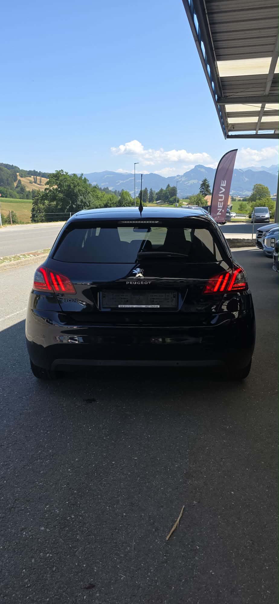 PEUGEOT 308 1.2 i STT-image-4