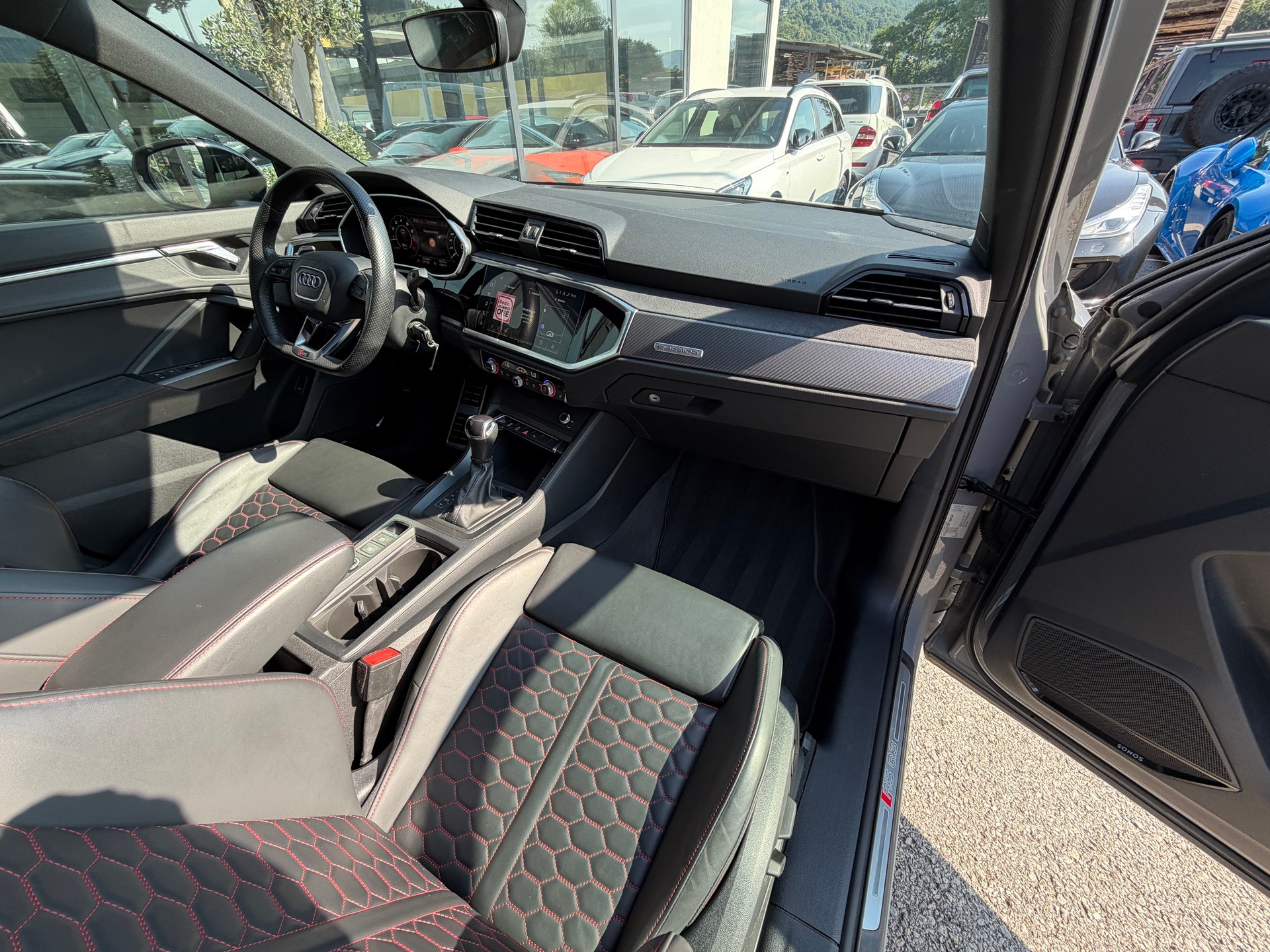 AUDI RS Q3 Sportback quattro S tronic-image-11