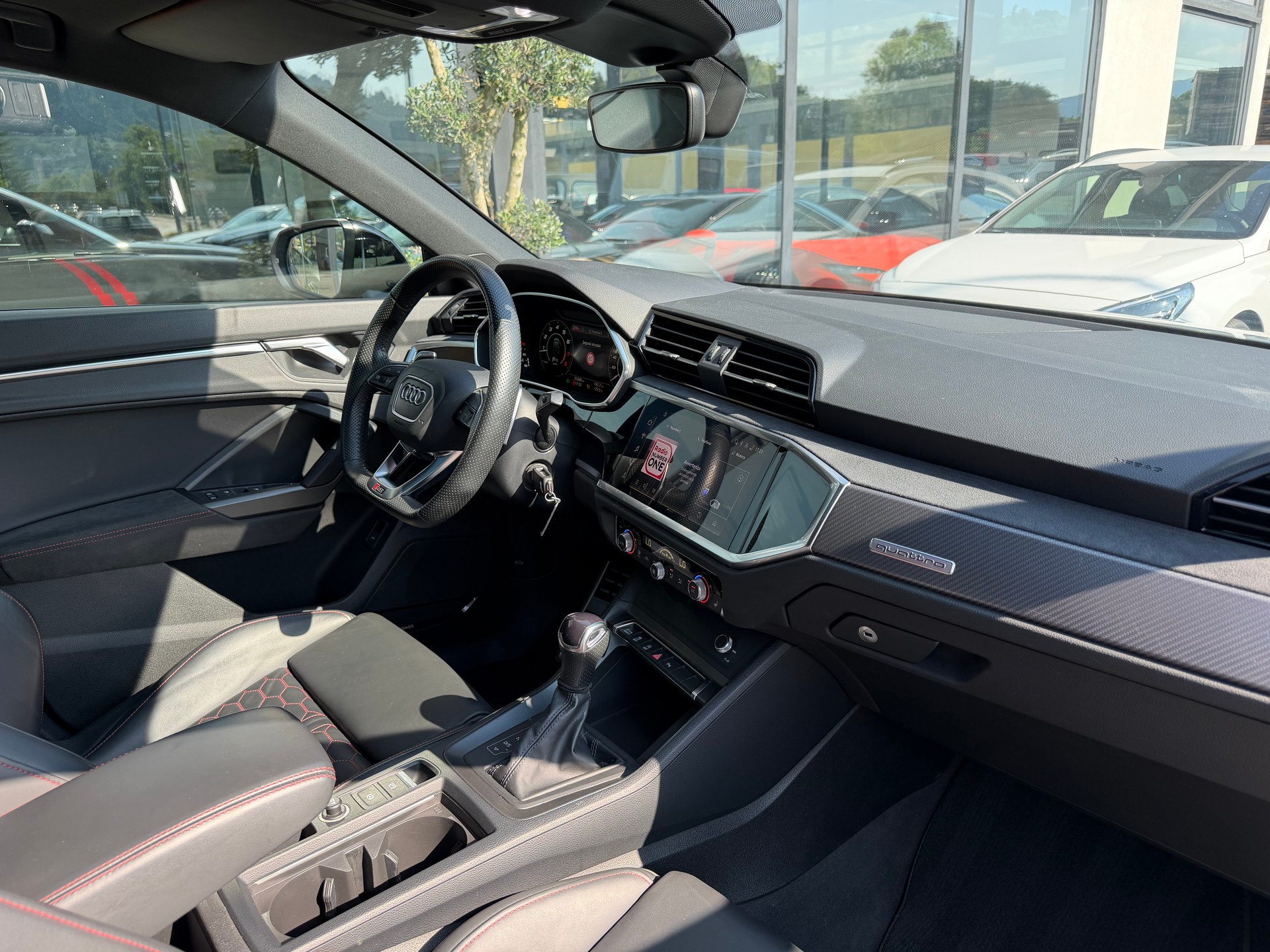 AUDI RS Q3 Sportback quattro S tronic-image-12