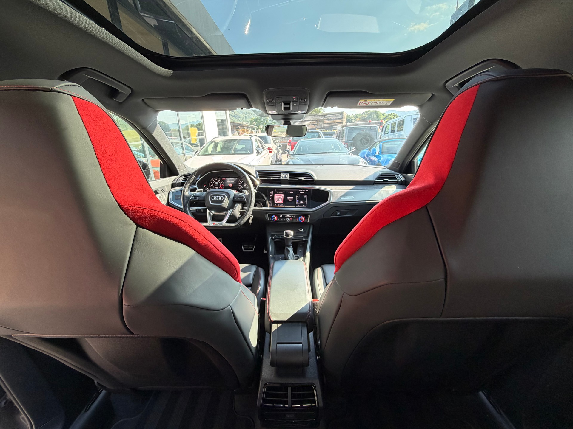 AUDI RS Q3 Sportback quattro S tronic-image-16