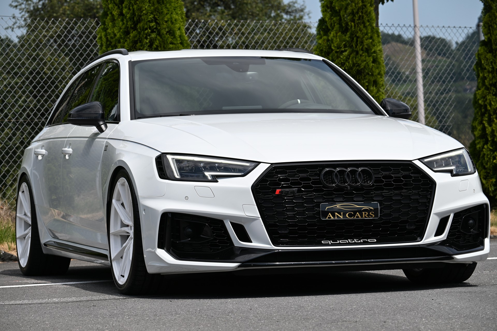 AUDI RS4 Avant 2.9 TFSI quattro tiptronic FRISCH AB MFK UND SERVICE TOP ANGEBOT Einzigartig Unique!!!!!!!!!!-image-3