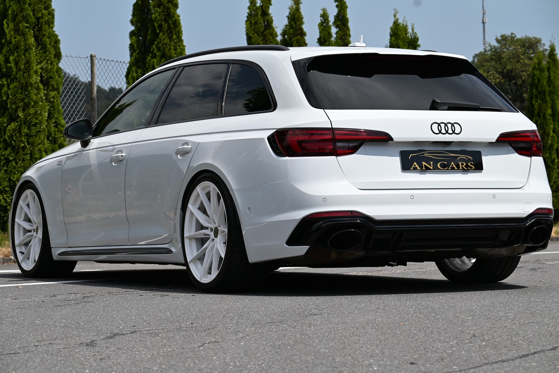 AUDI RS4 Avant 2.9 TFSI quattro tiptronic FRISCH AB MFK UND SERVICE TOP ANGEBOT Einzigartig Unique!!!!!!!!!!-image-6