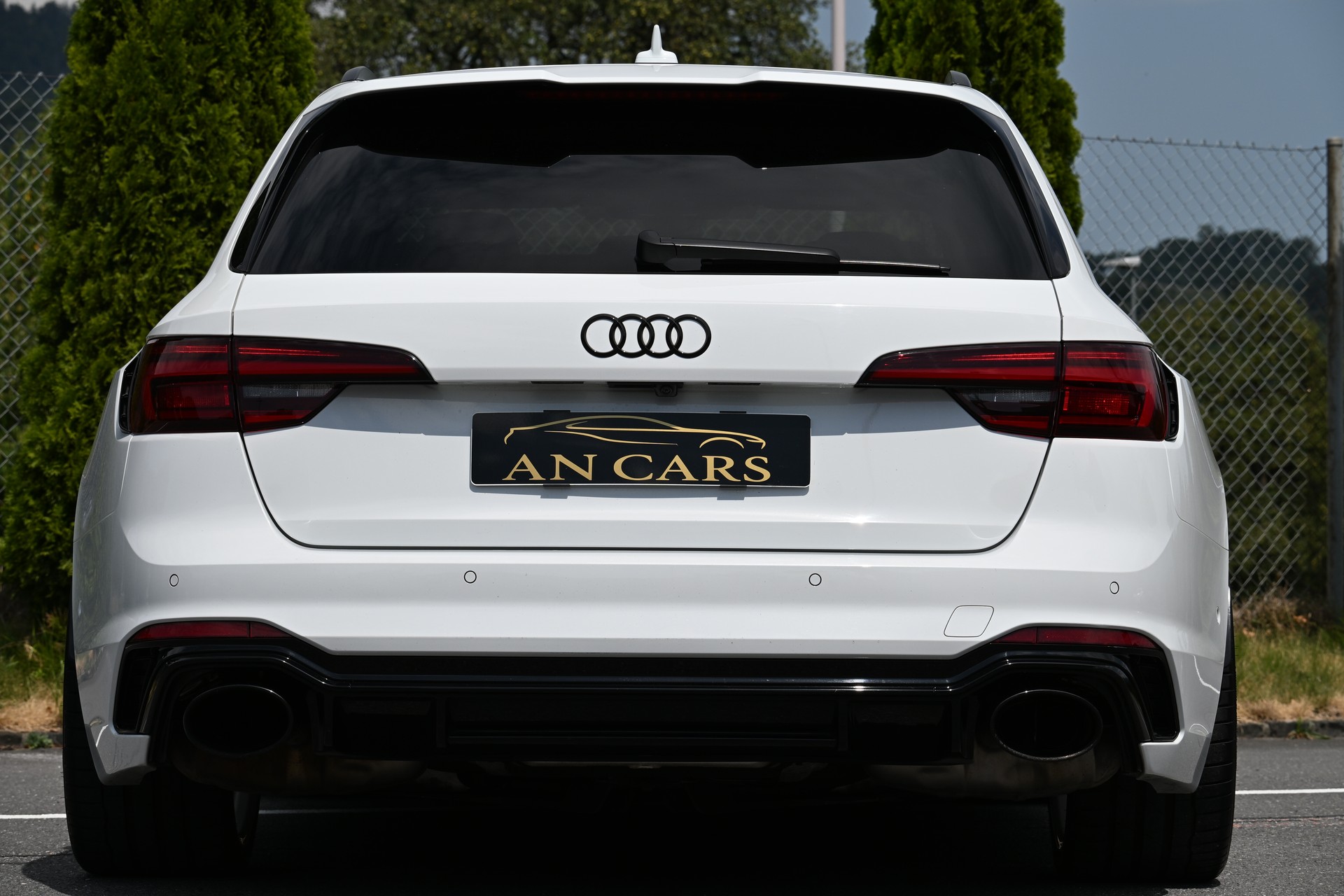 AUDI RS4 Avant 2.9 TFSI quattro tiptronic FRISCH AB MFK UND SERVICE TOP ANGEBOT Einzigartig Unique!!!!!!!!!!-image-4