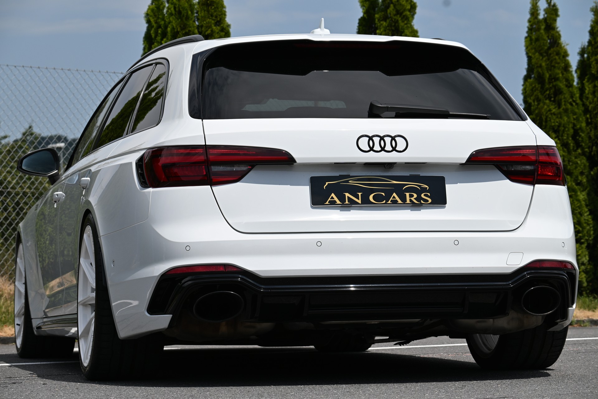 AUDI RS4 Avant 2.9 TFSI quattro tiptronic FRISCH AB MFK UND SERVICE TOP ANGEBOT Einzigartig Unique!!!!!!!!!!-image-5