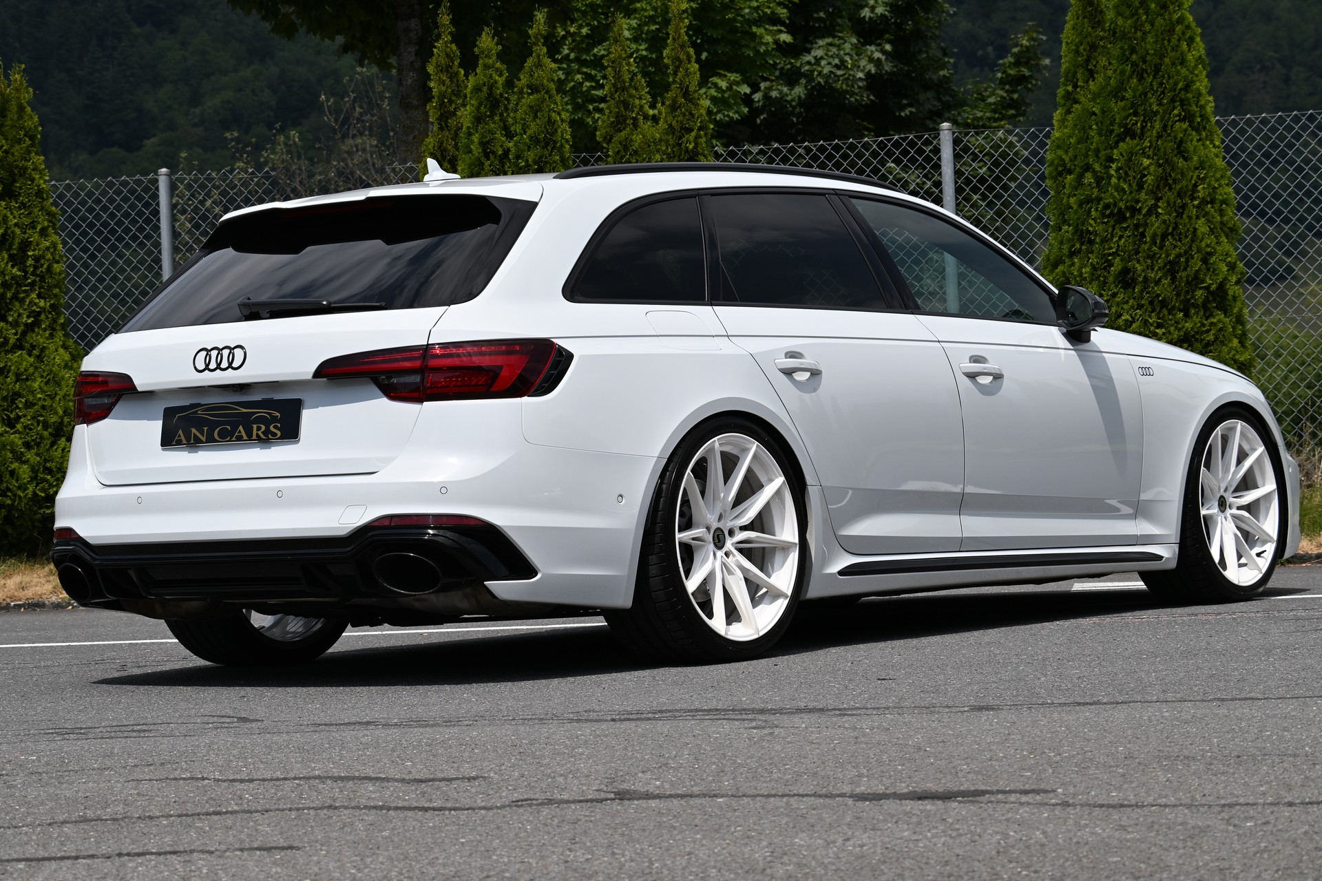 AUDI RS4 Avant 2.9 TFSI quattro tiptronic FRISCH AB MFK UND SERVICE TOP ANGEBOT Einzigartig Unique!!!!!!!!!!-image-7
