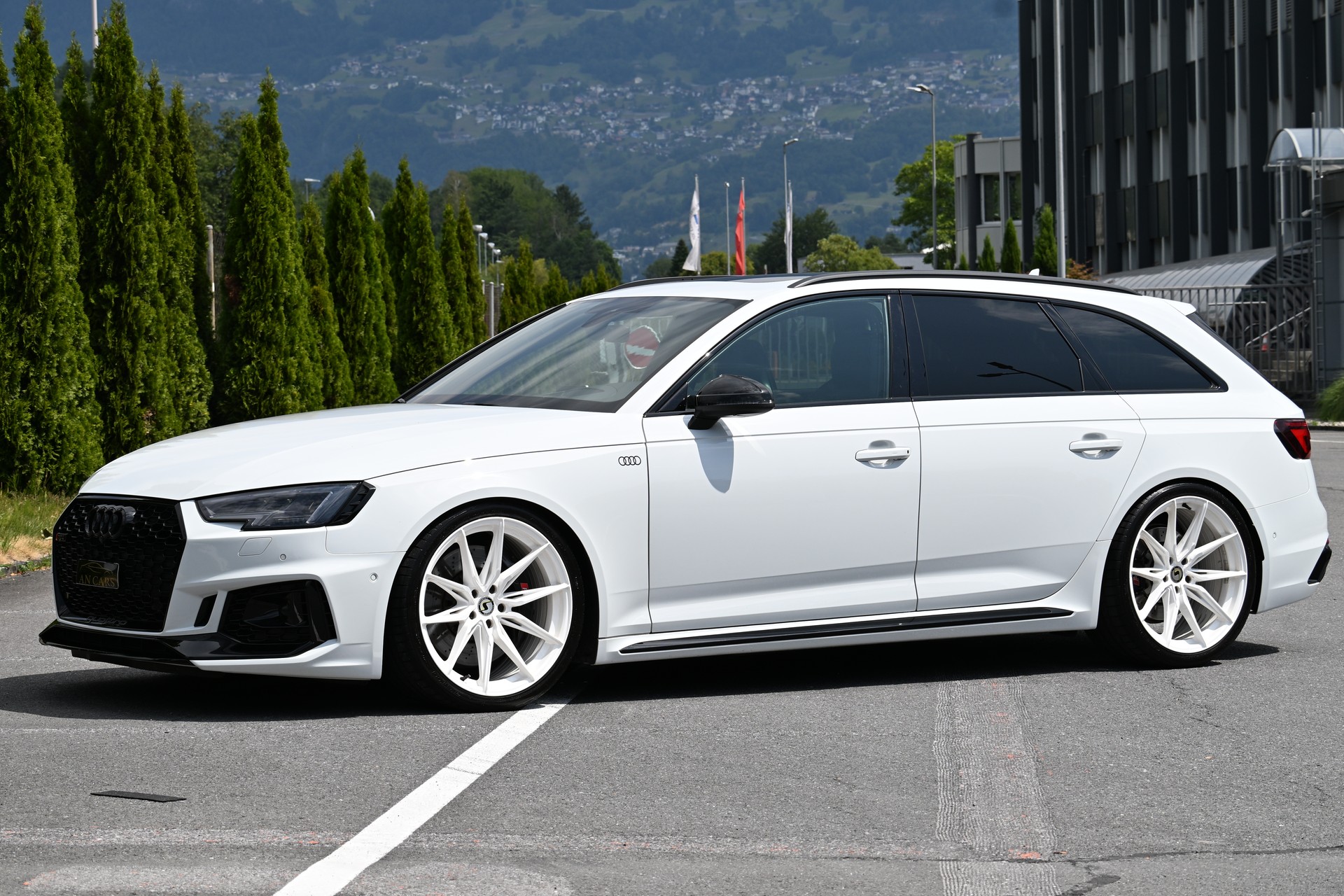 AUDI RS4 Avant 2.9 TFSI quattro tiptronic FRISCH AB MFK UND SERVICE TOP ANGEBOT Einzigartig Unique!!!!!!!!!!-image-9