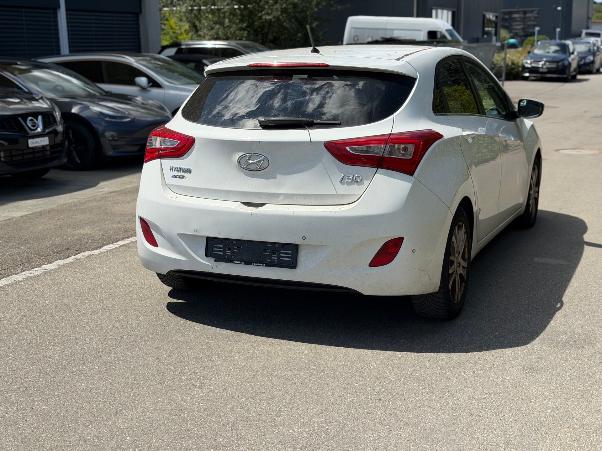HYUNDAI i30 1.6 CRDi Vertex Automatic DCT-image-4